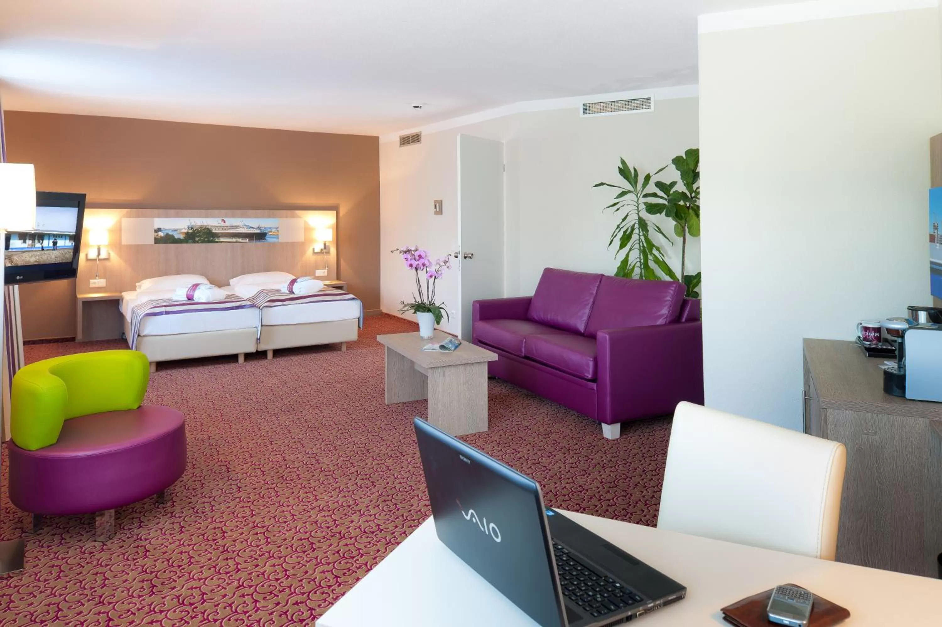 Photo of the whole room, Bed in Mercure Hotel Hamburg am Volkspark