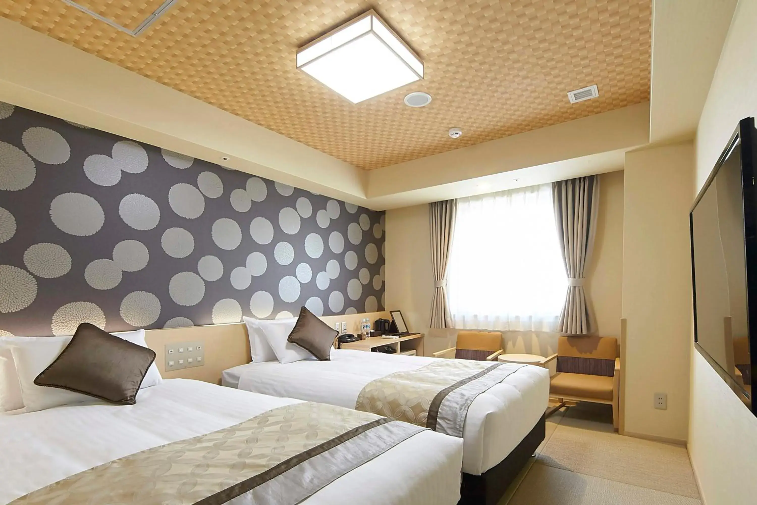 Photo of the whole room, Bed in Hot Spring Osaka Hinode Hotel Nipponbashi Photo of the whole room, Bed in Hot Spring Osaka Hinode Hotel Nipponbashi