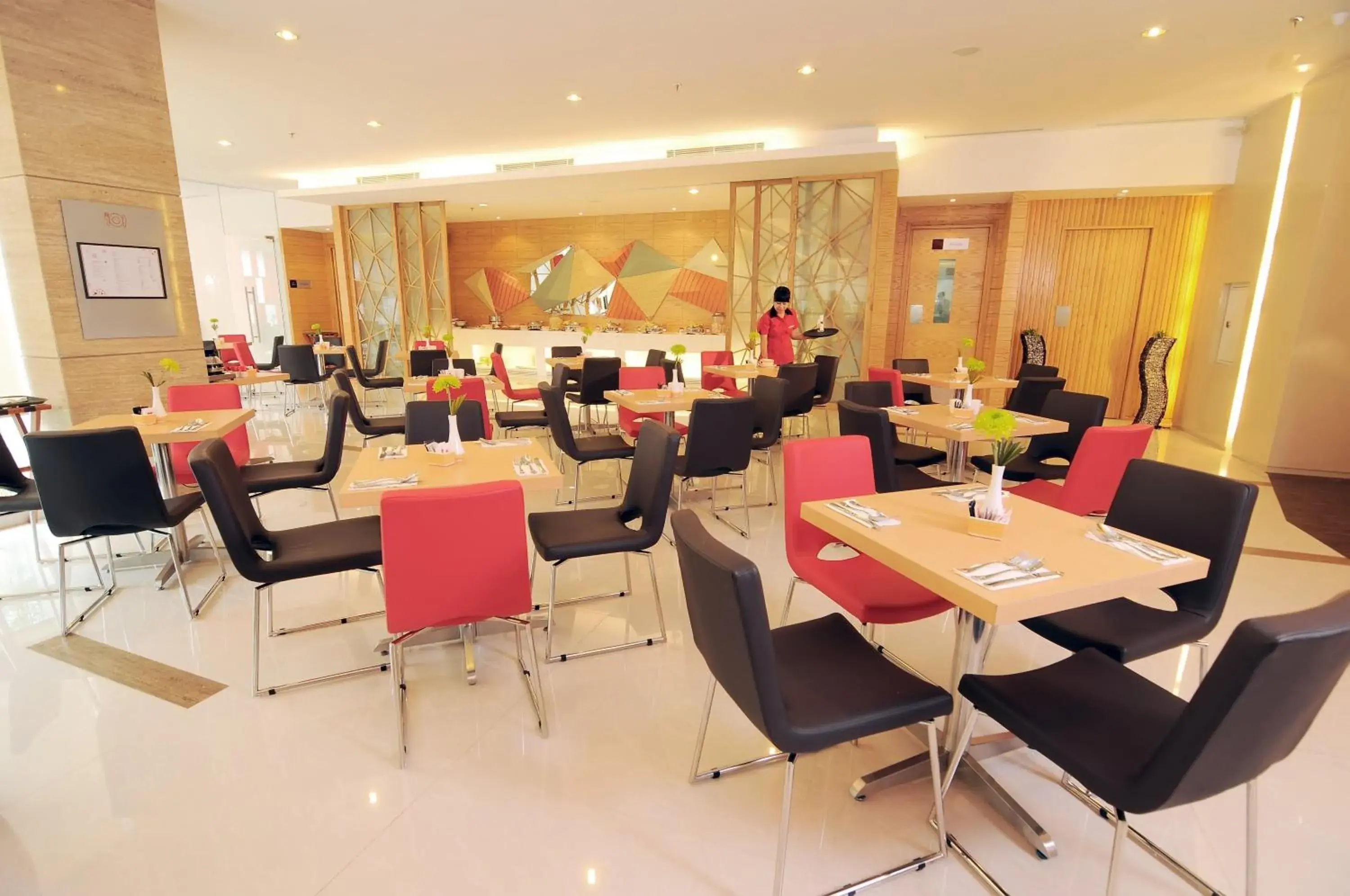 Buffet breakfast, Restaurant/Places to Eat in Ibis Balikpapan Hotel