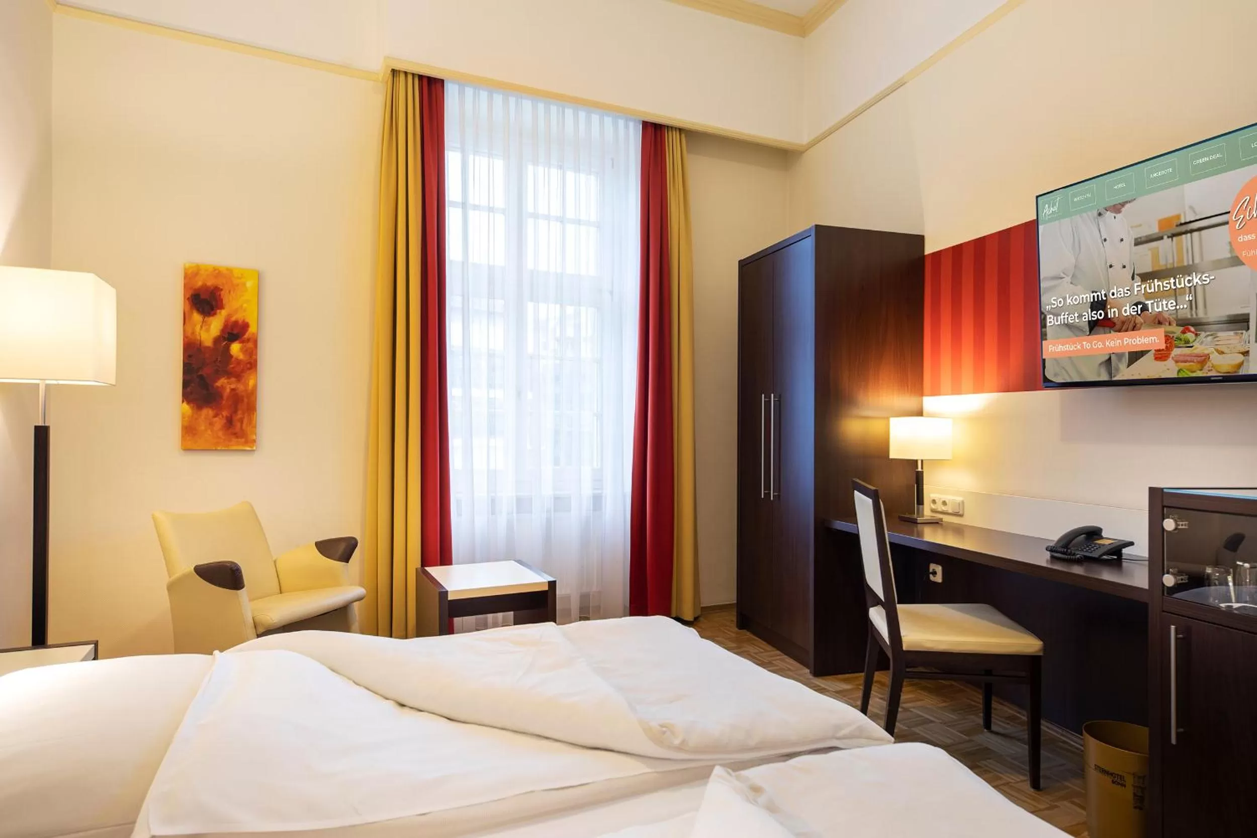 Photo of the whole room, Bed in ACHAT Sternhotel Bonn