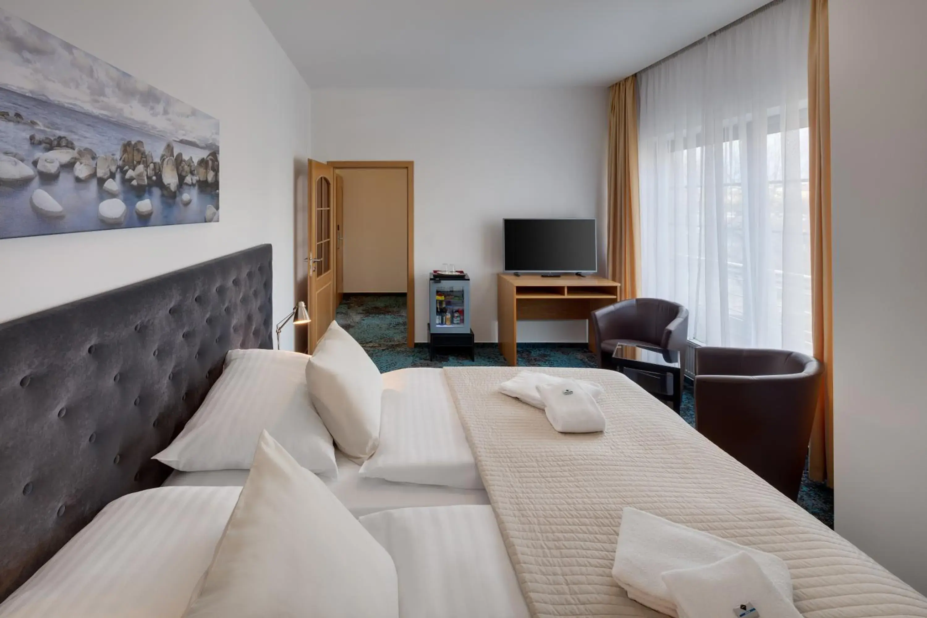 Bedroom, Seating Area in Hotel Oya