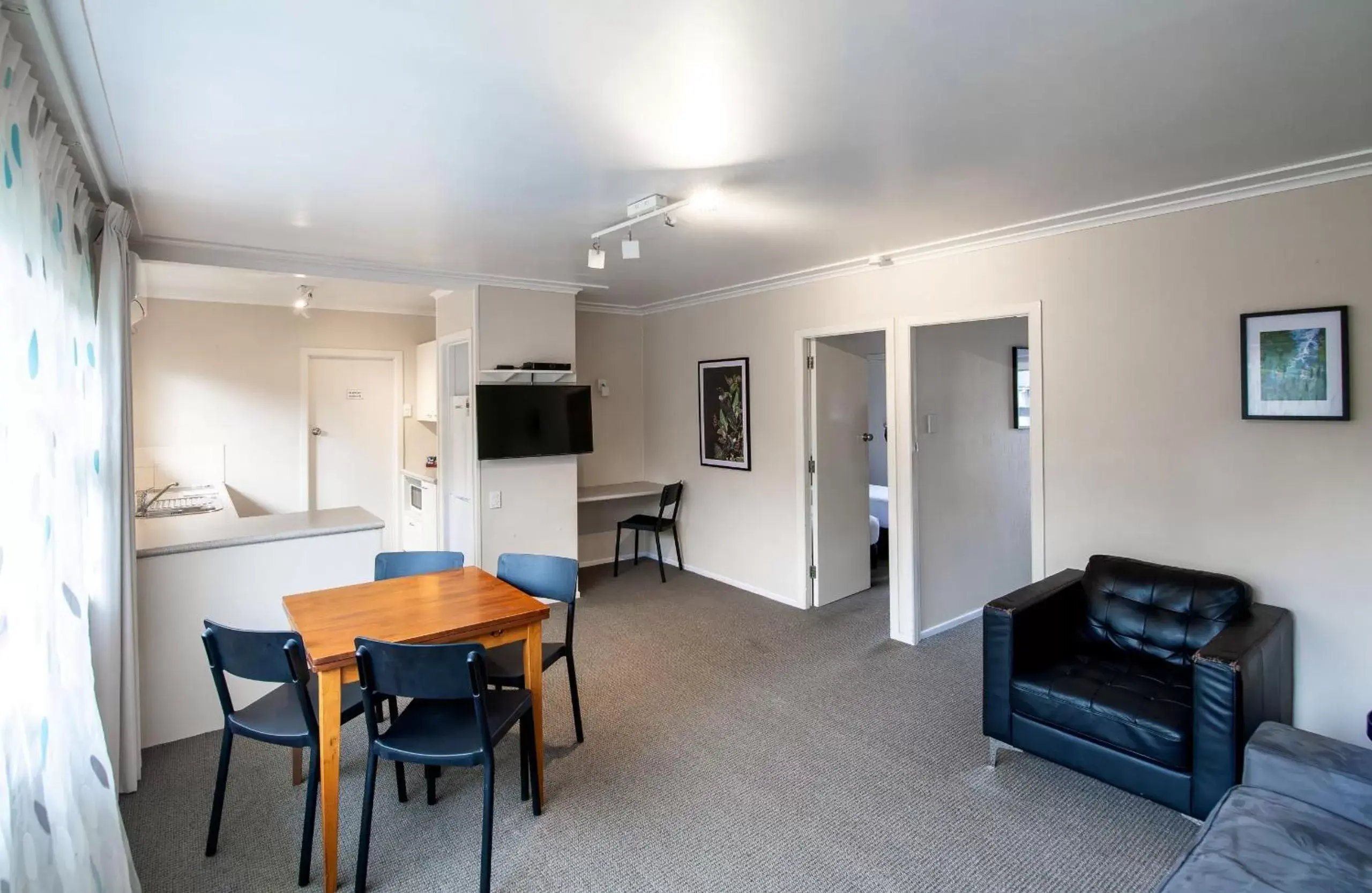 Living room, Dining Area in Best Western Braeside Rotorua