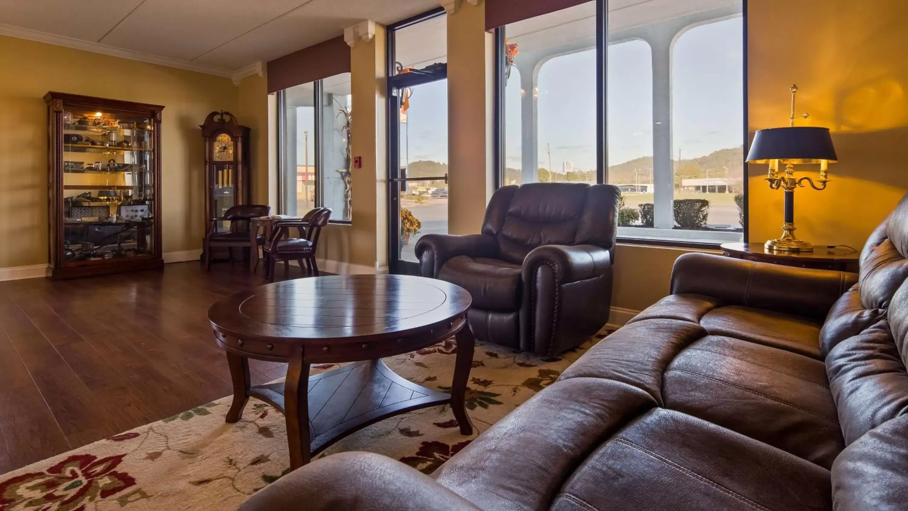 Lobby or reception, Seating Area in Best Western Wilderness Trail Inn