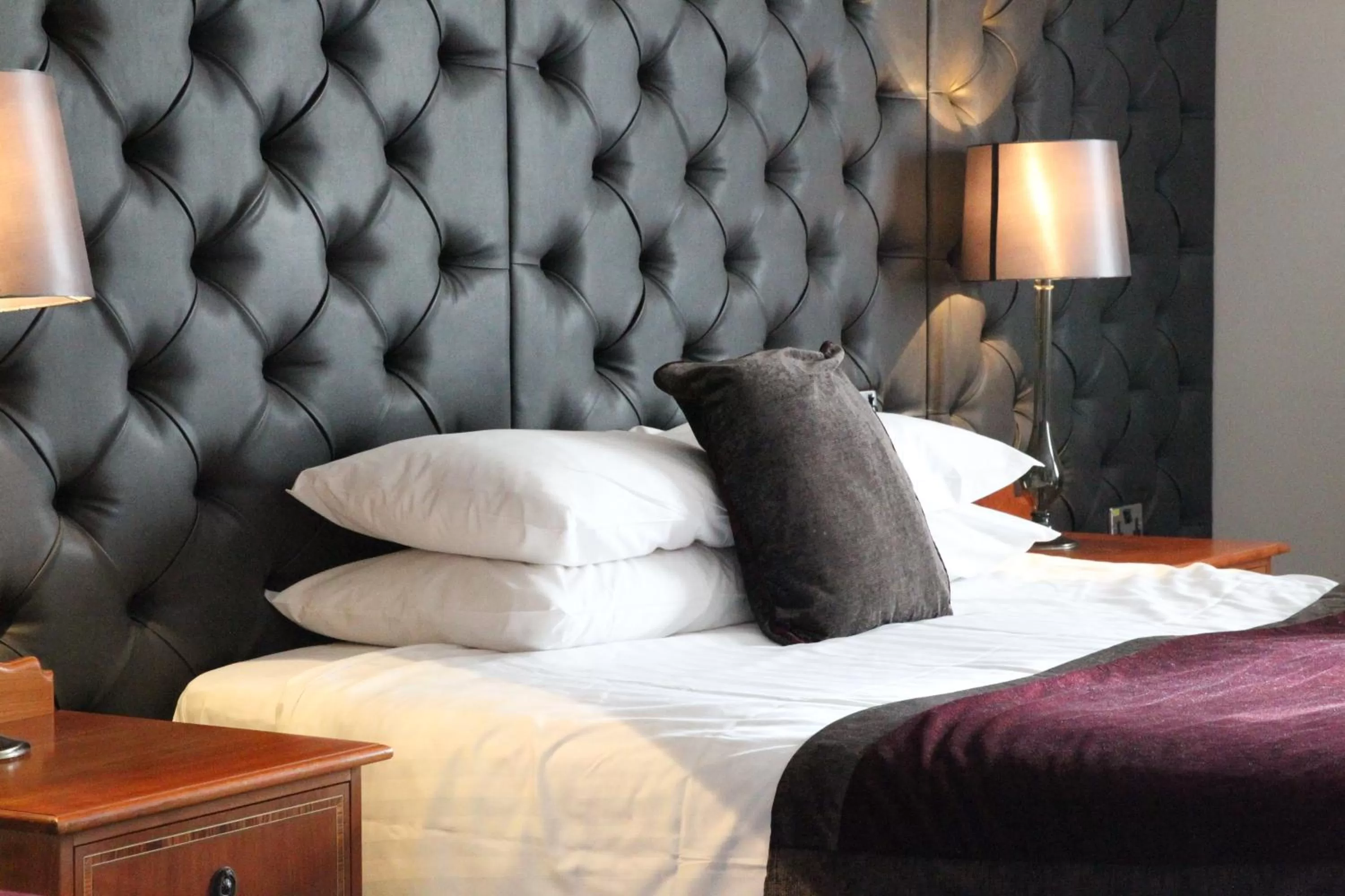 Bedroom, Bed in The Moat House