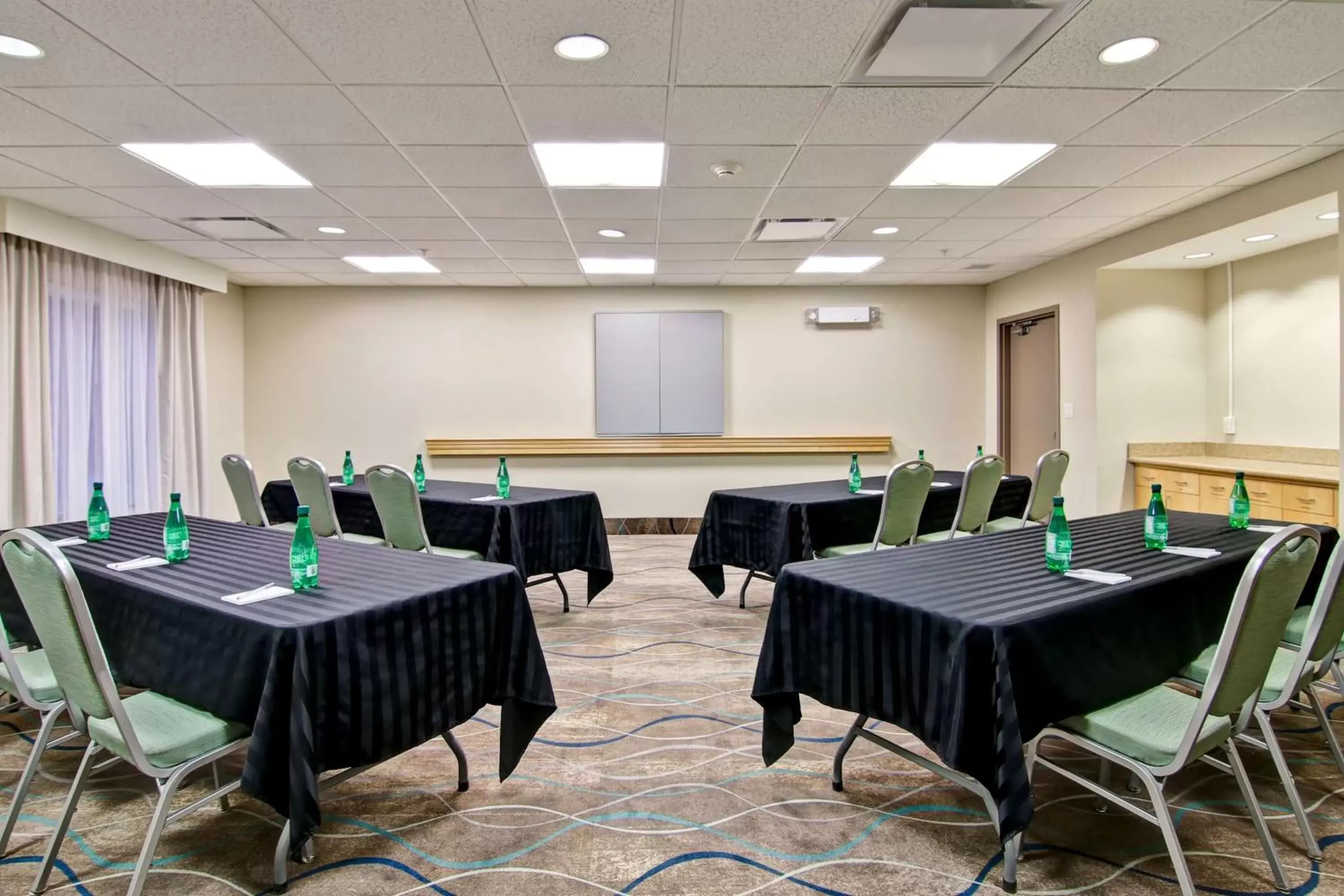 Meeting/conference room in Hampton Inn & Suites Saint John
