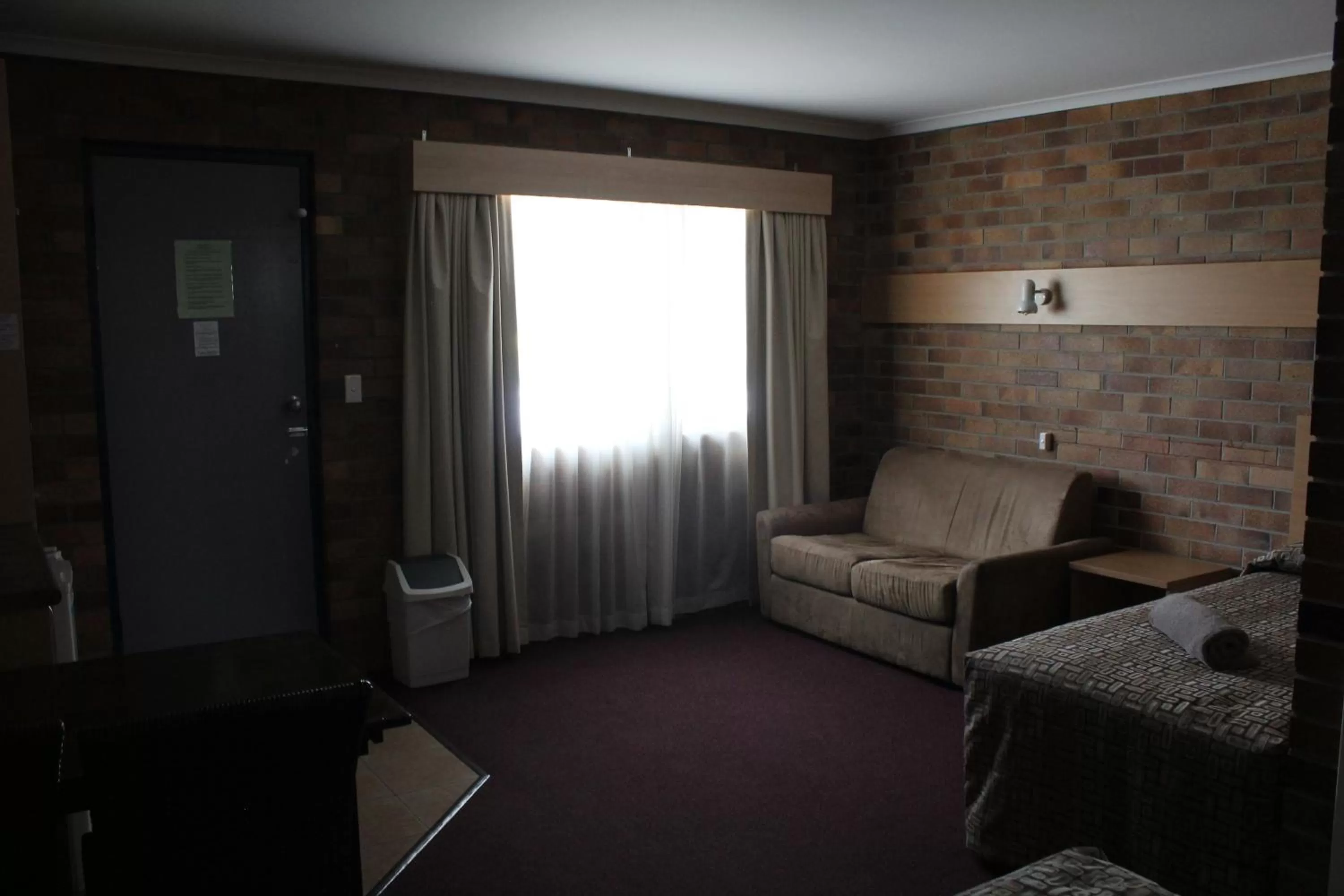 Living room in Tally Ho Motor Inn