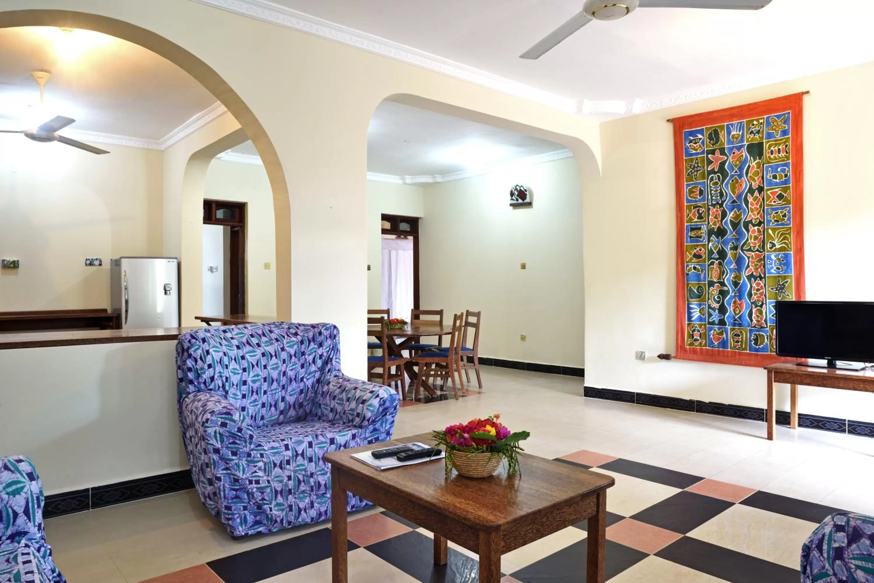 Seating area in Mnarani Beach Cottages