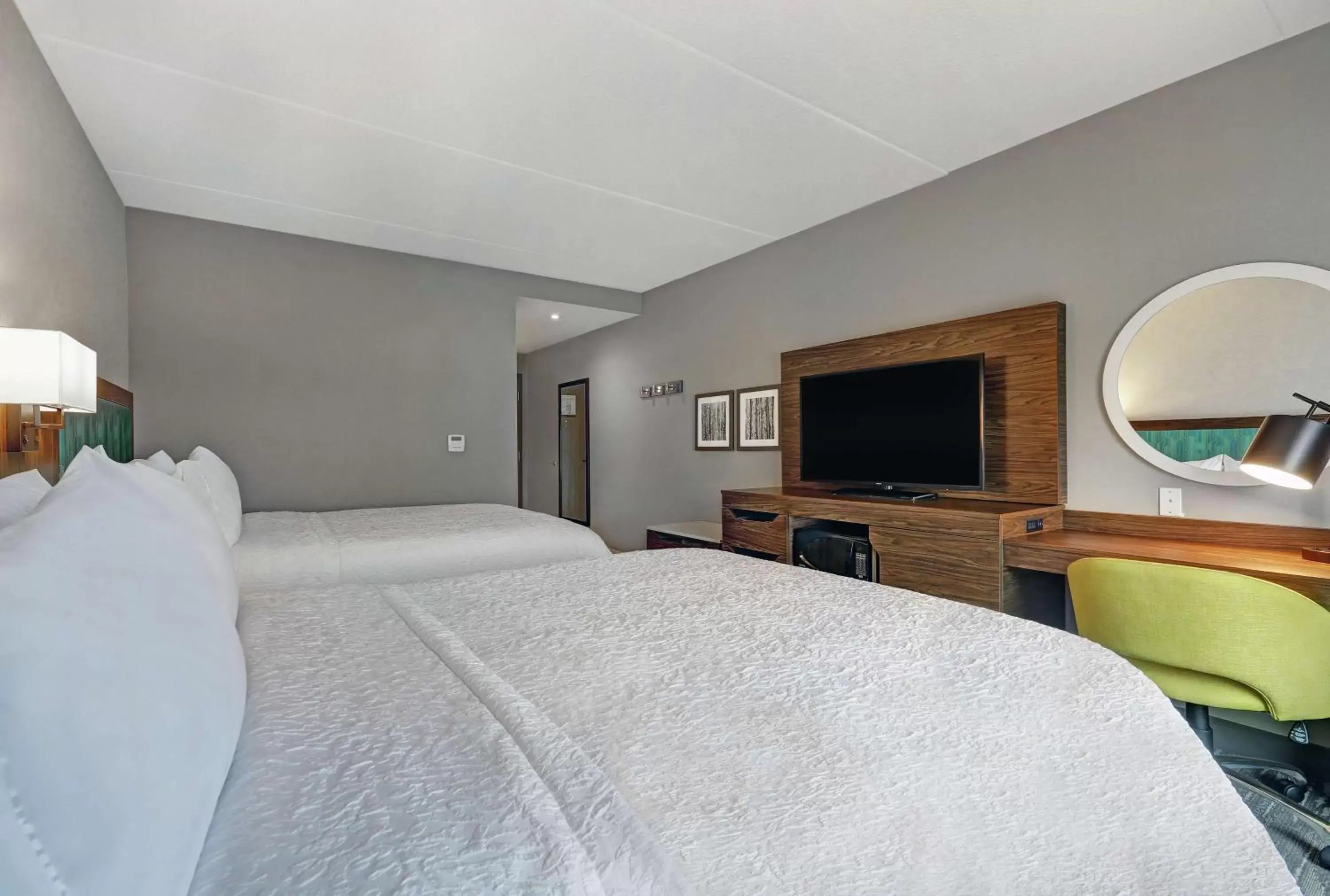 Bed in Hampton Inn By Hilton Peterborough