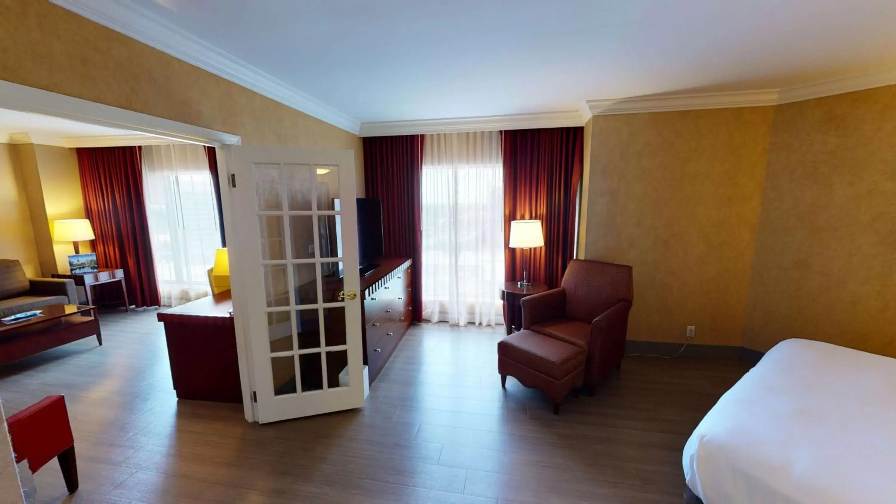 Bedroom, Seating Area in Hilton Charlotte Uptown