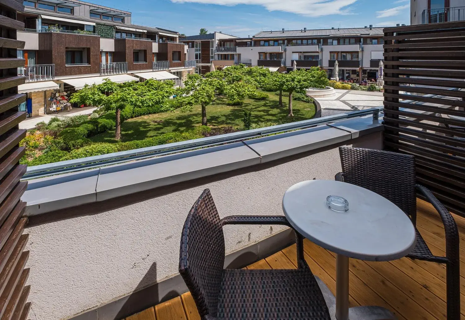 Balcony/Terrace in Hotel Golden Lake Resort