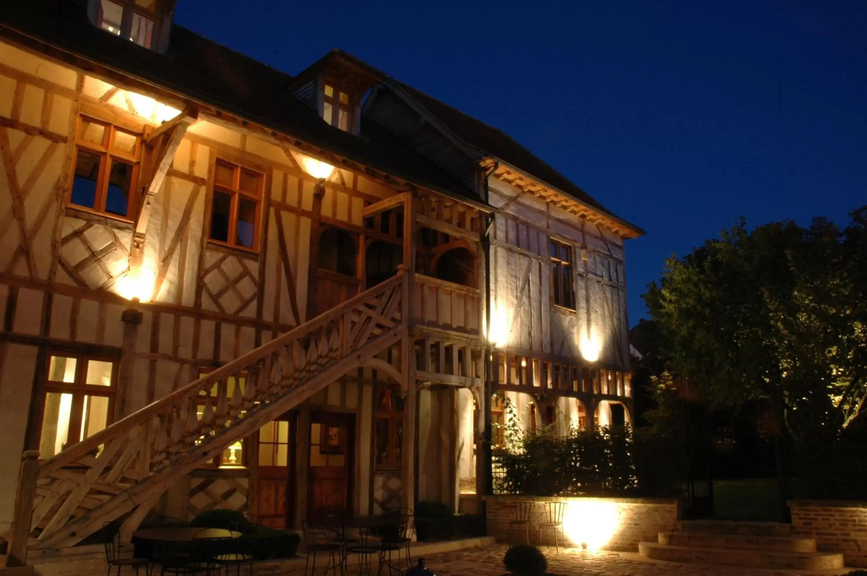 Facade/entrance, Property Building in Hôtel la Maison de Rhodes & Spa