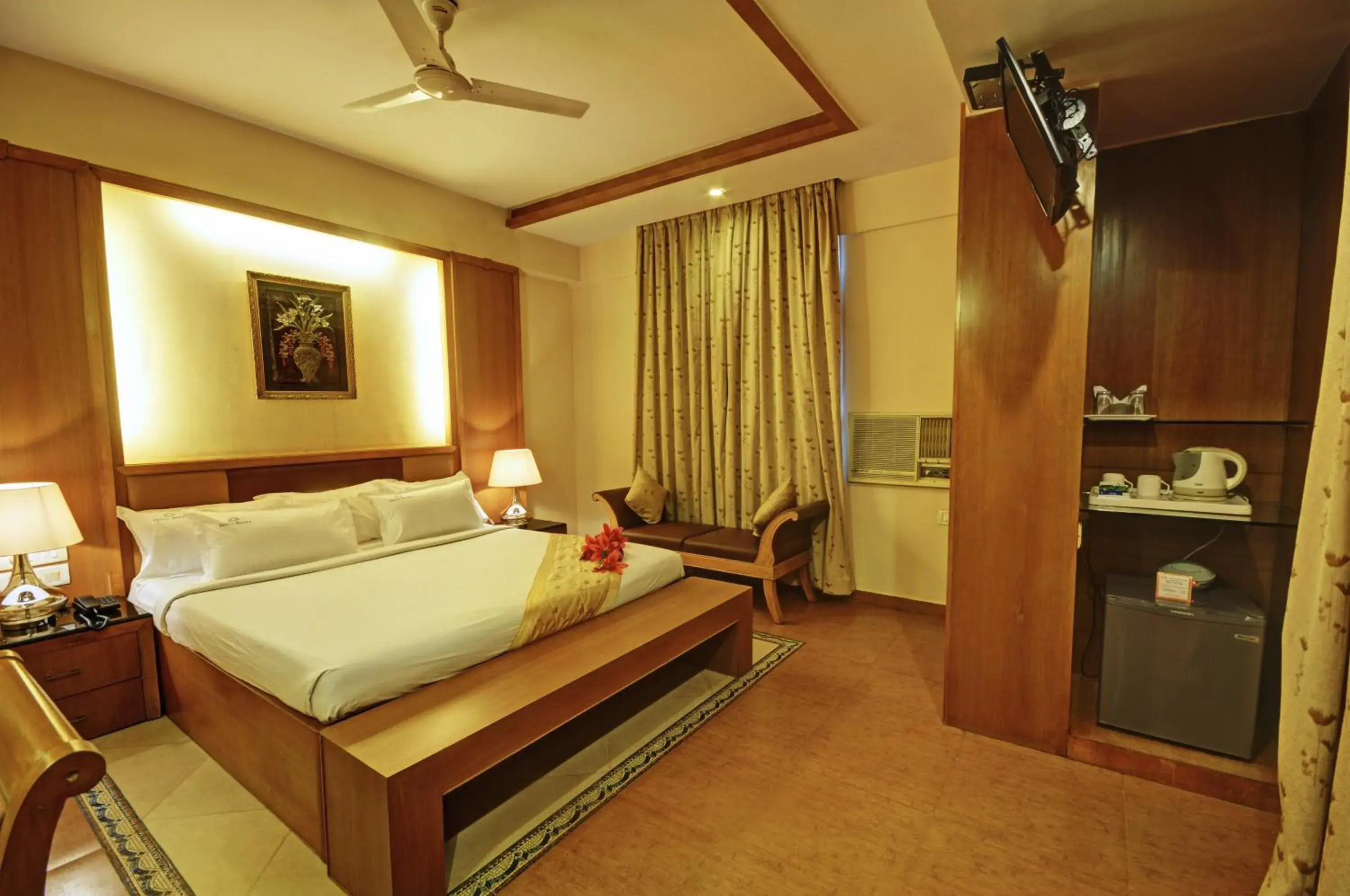 Bed in Hotel Roopa