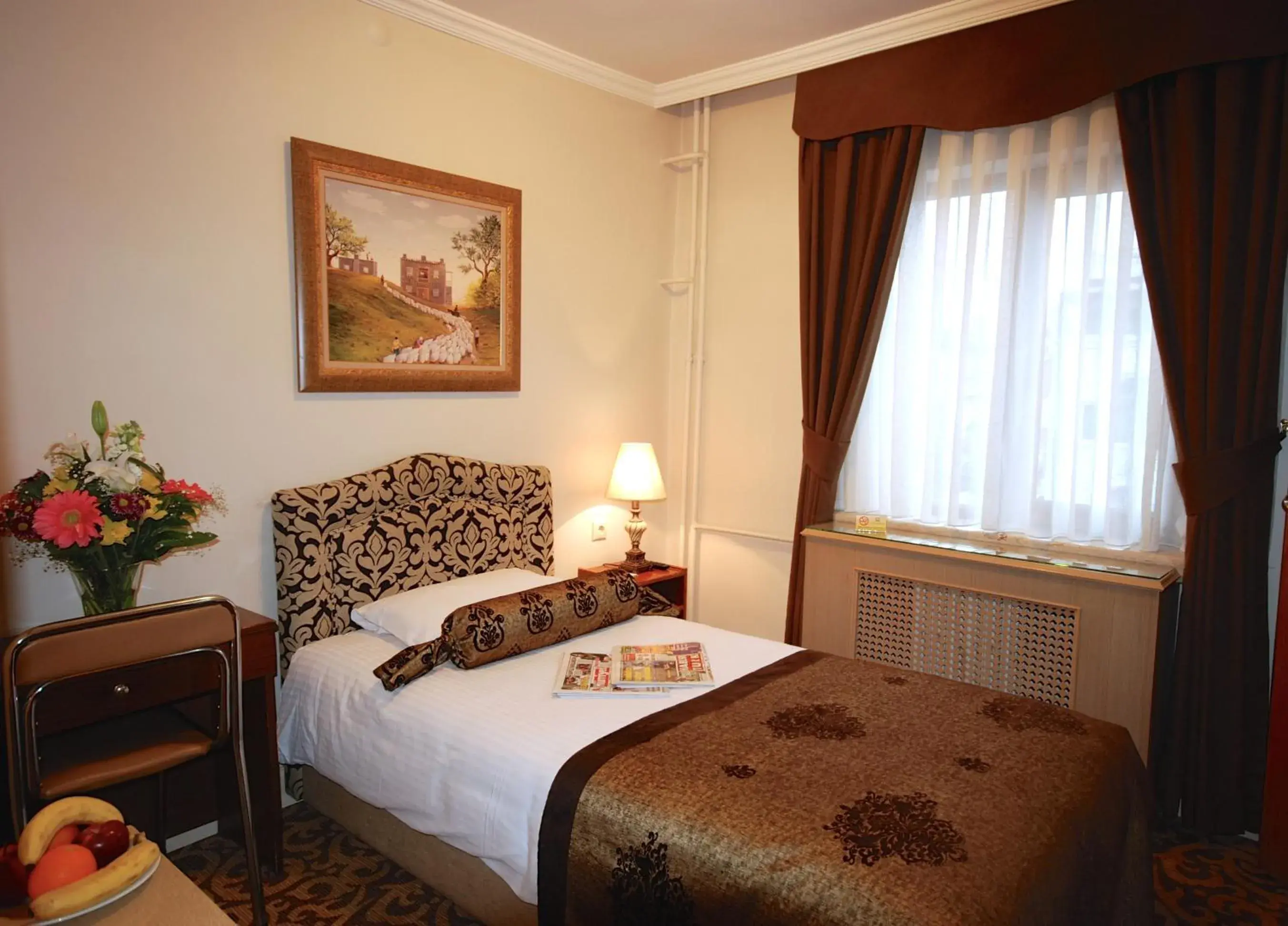 Photo of the whole room, Bed in Hotel Mithat