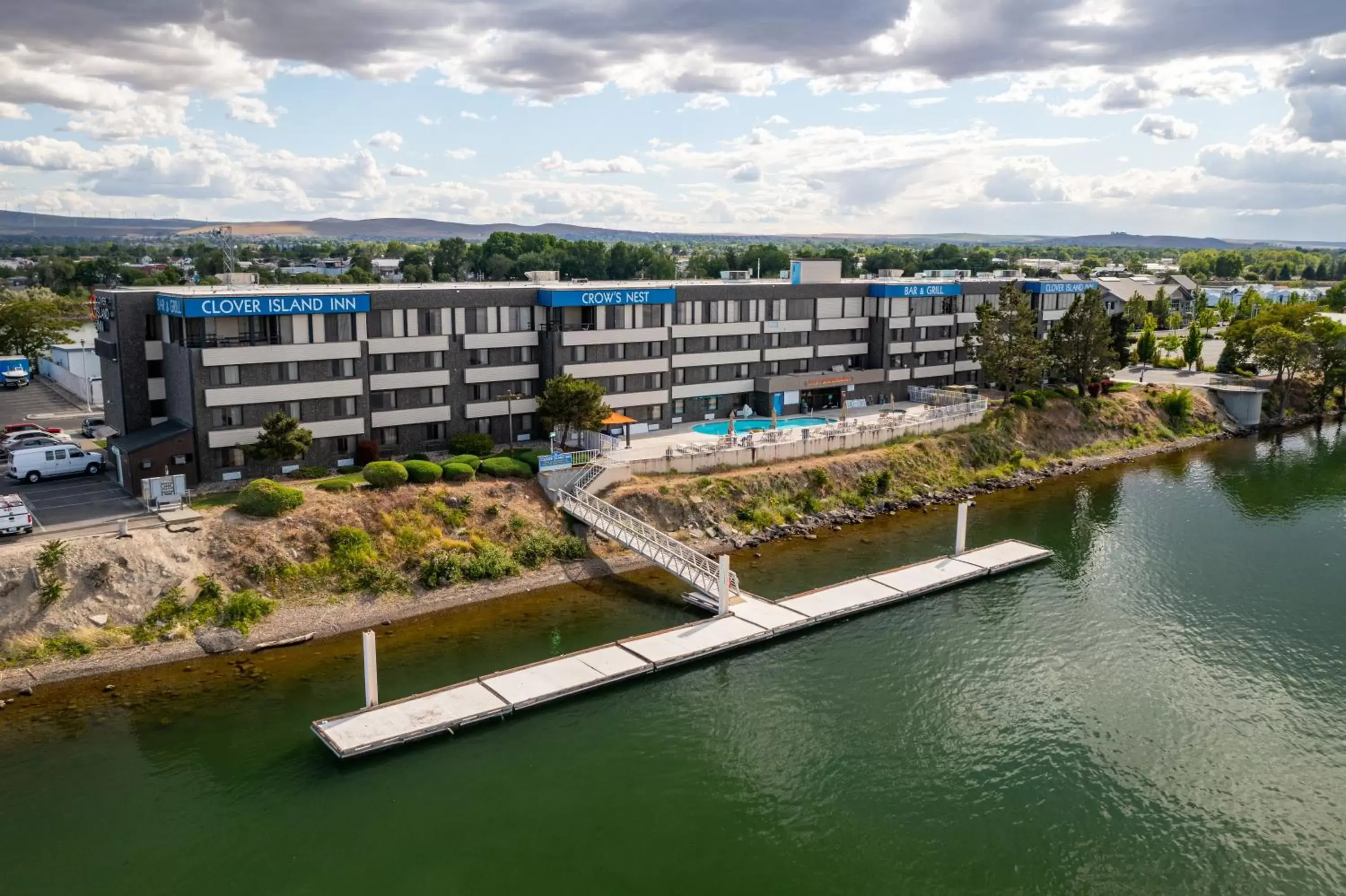 Bird's-eye View in Clover Island Inn