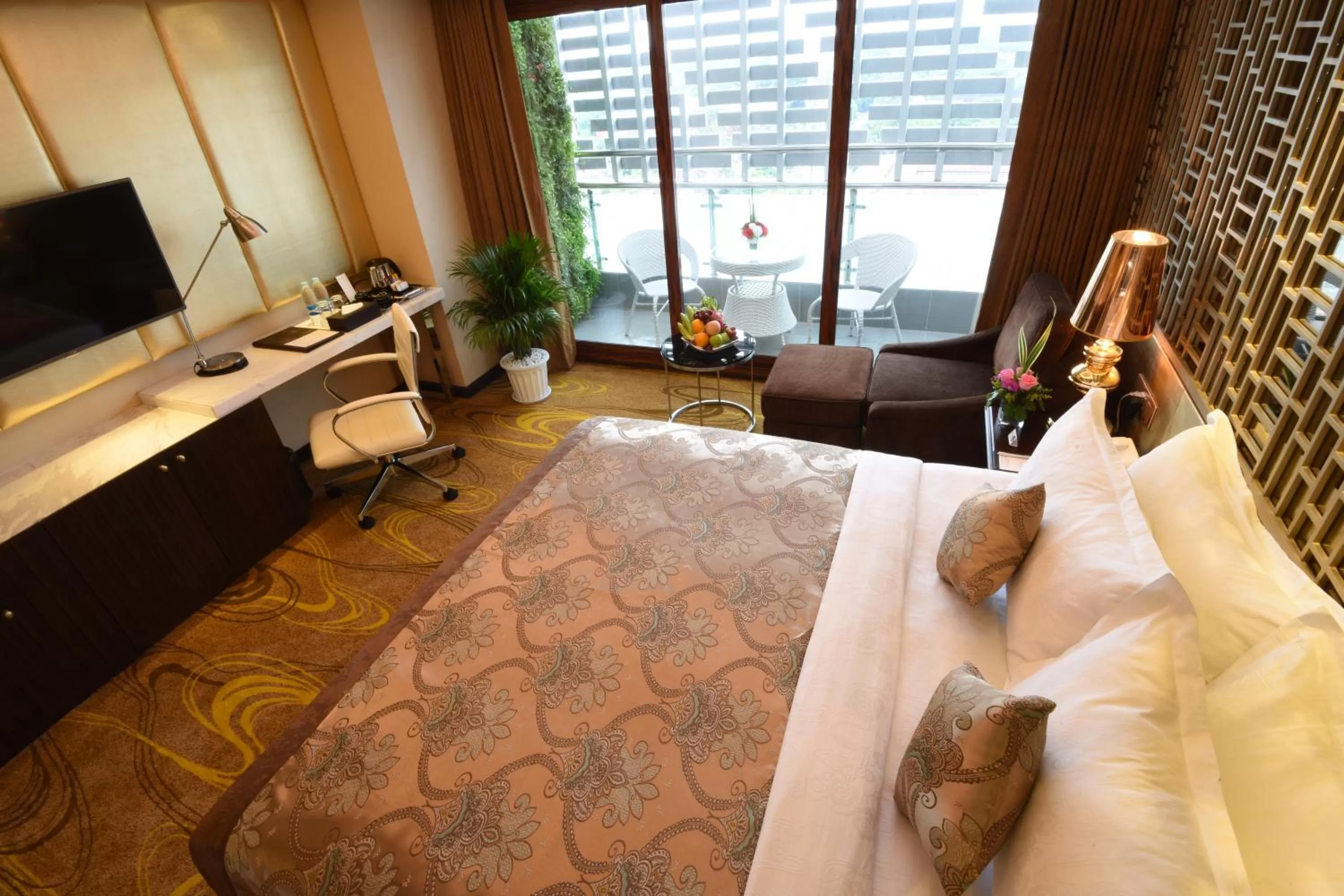 Bed in Best Western Chinatown Hotel