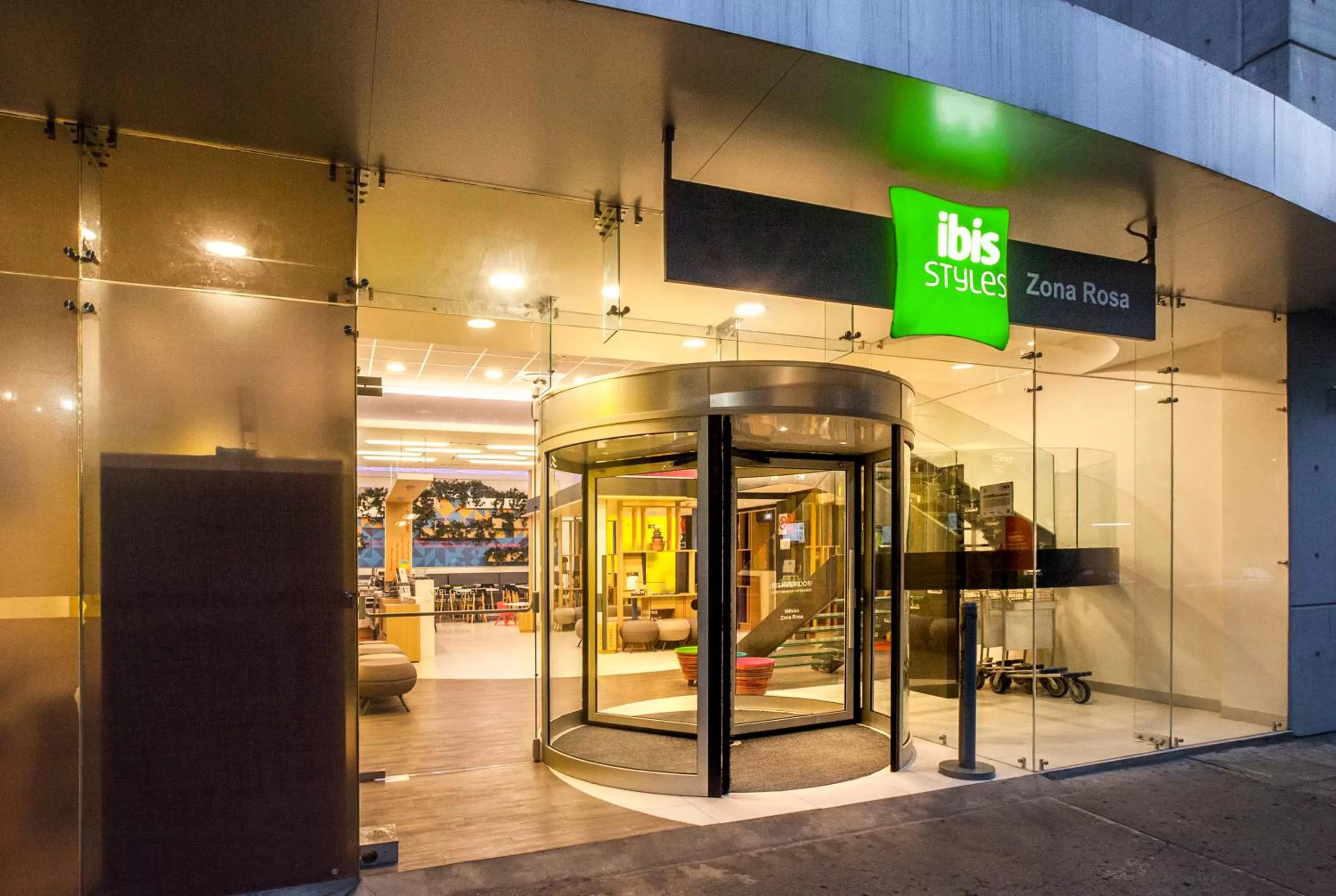 Facade/entrance in Ibis Styles Mexico Reforma