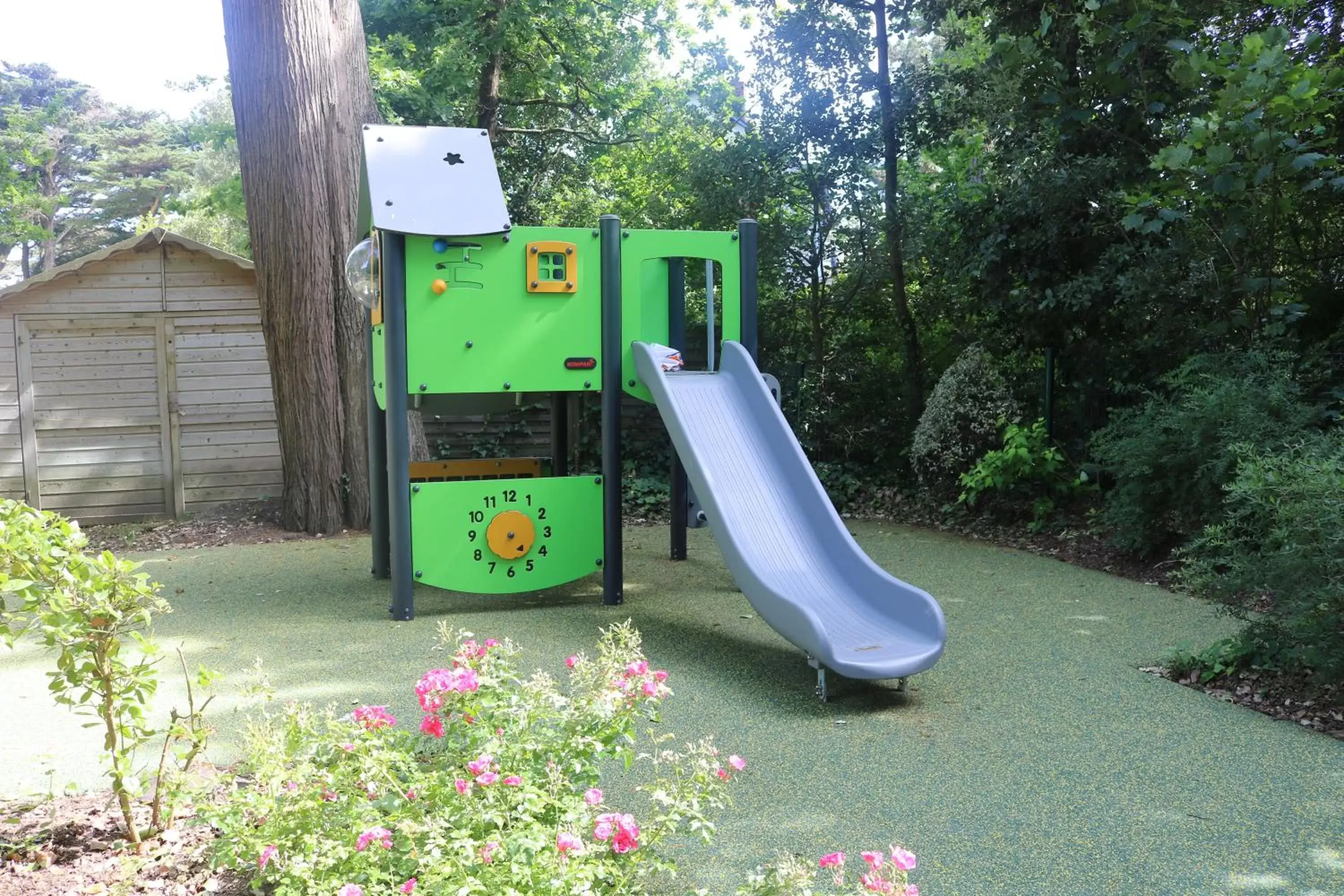 Children play ground, Children's Play Area in Goélia - Résidence Royal Park