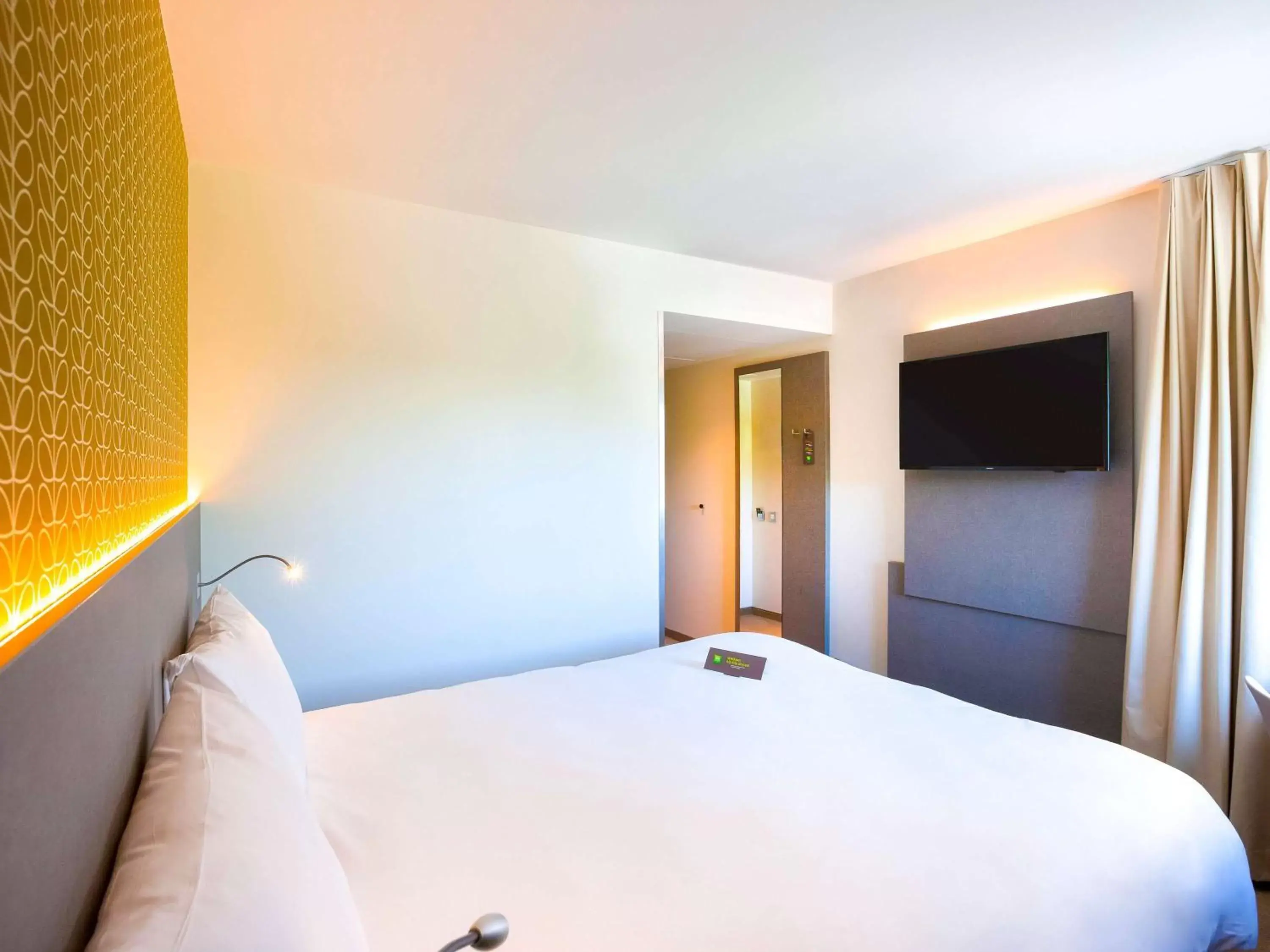 Photo of the whole room, Bed in ibis Styles Kortrijk Expo