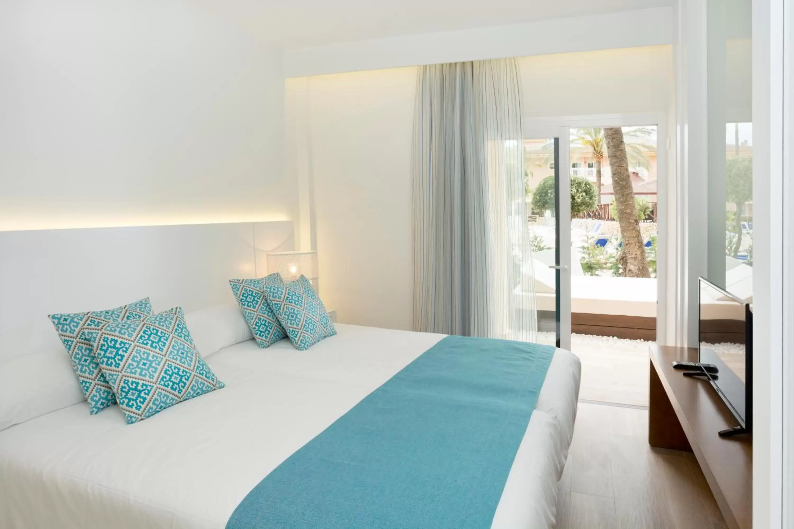 Bed in Mar Hotels Playa Mar & Spa