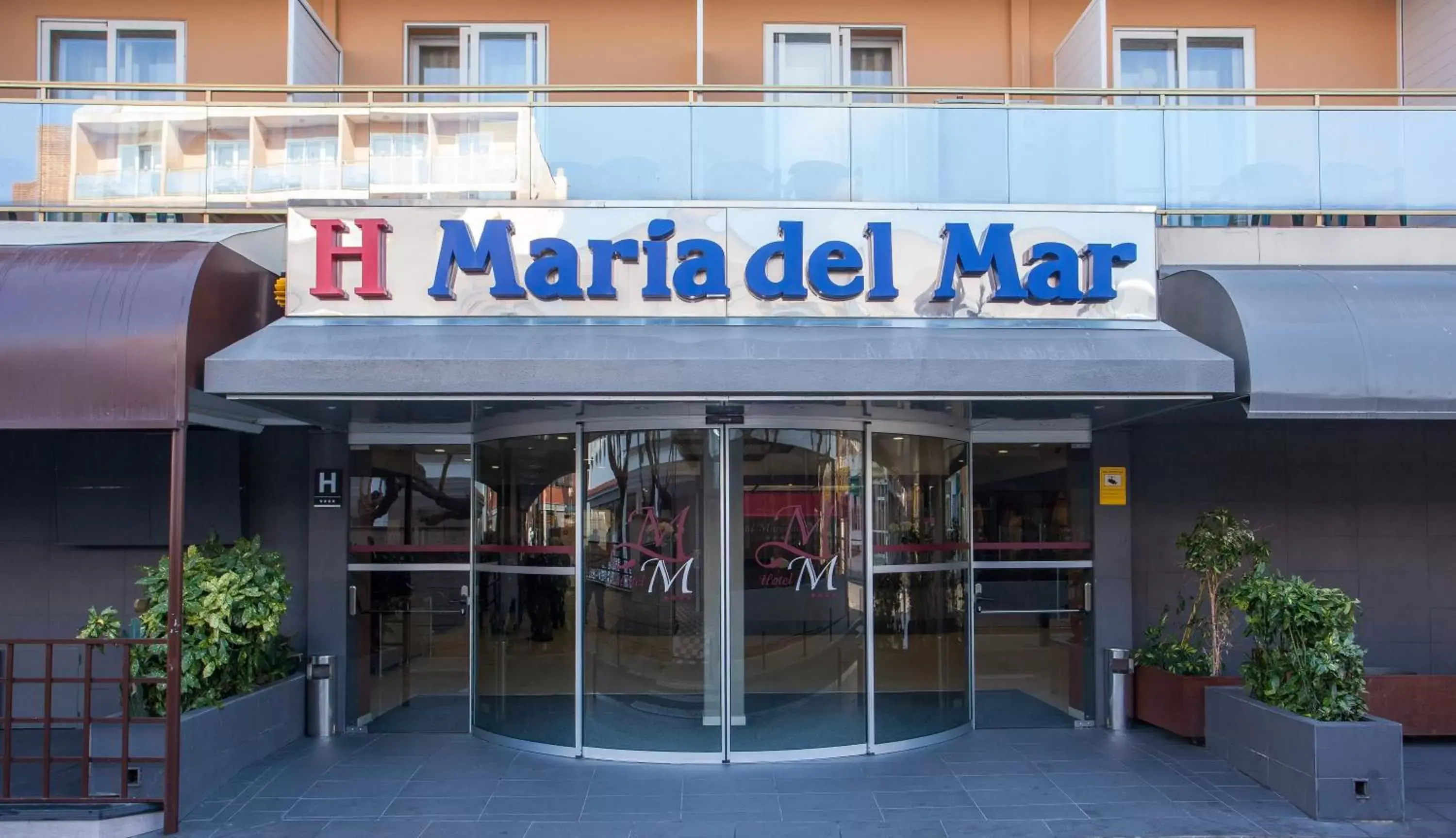 Facade/entrance in Hotel Maria del Mar