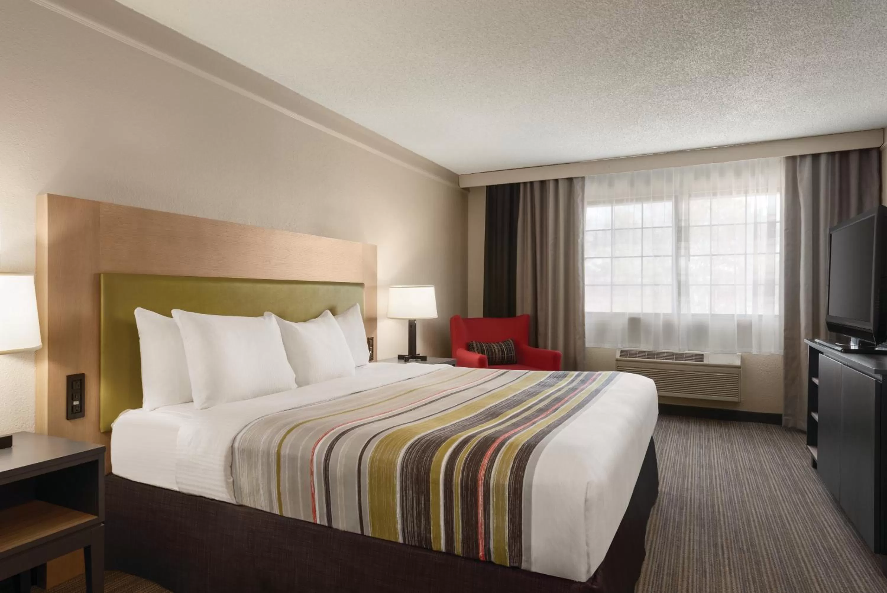 Photo of the whole room, Bed in Country Inn & Suites by Radisson, Chicago-Hoffman