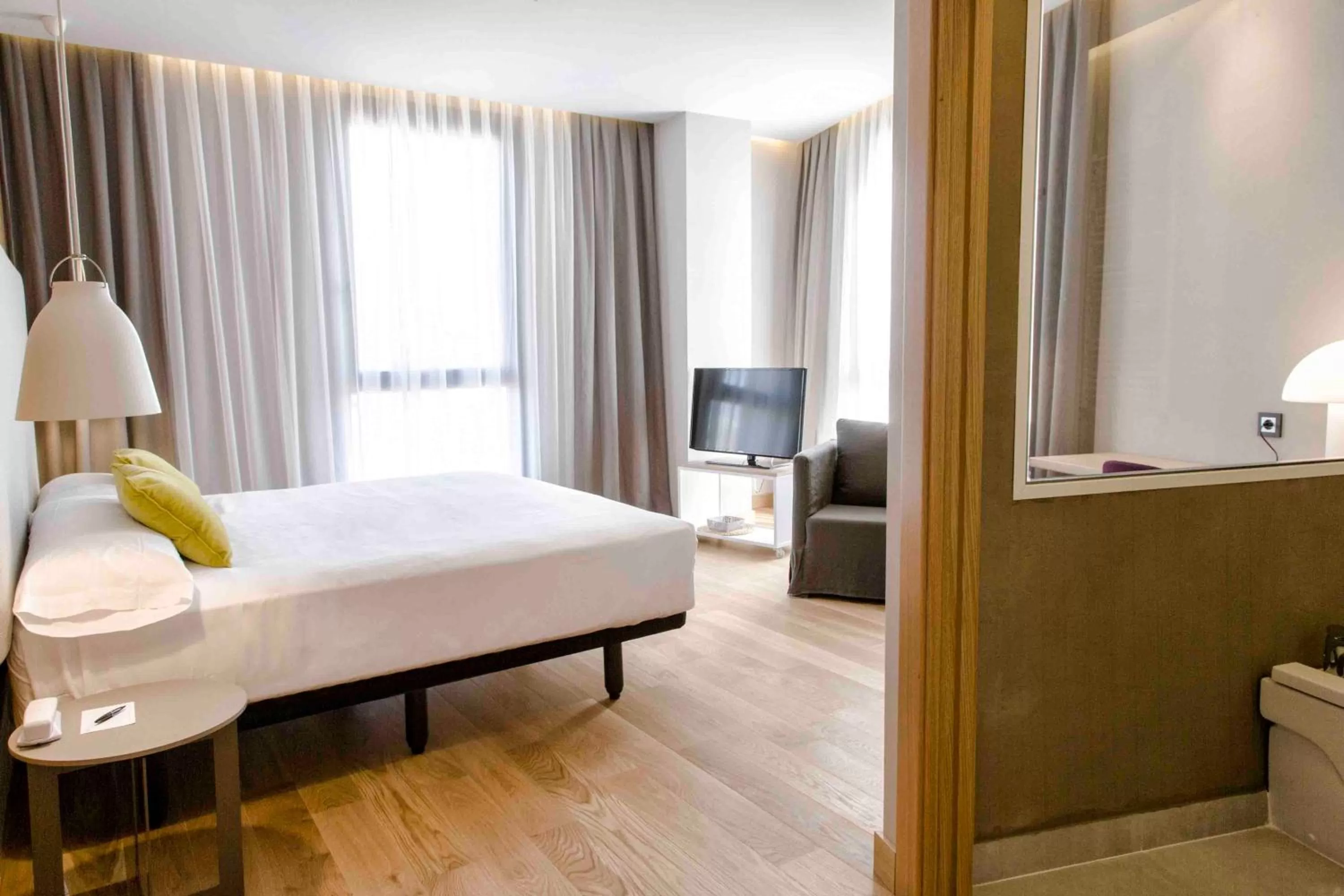 Bedroom, Bed in Zenit San Sebastián