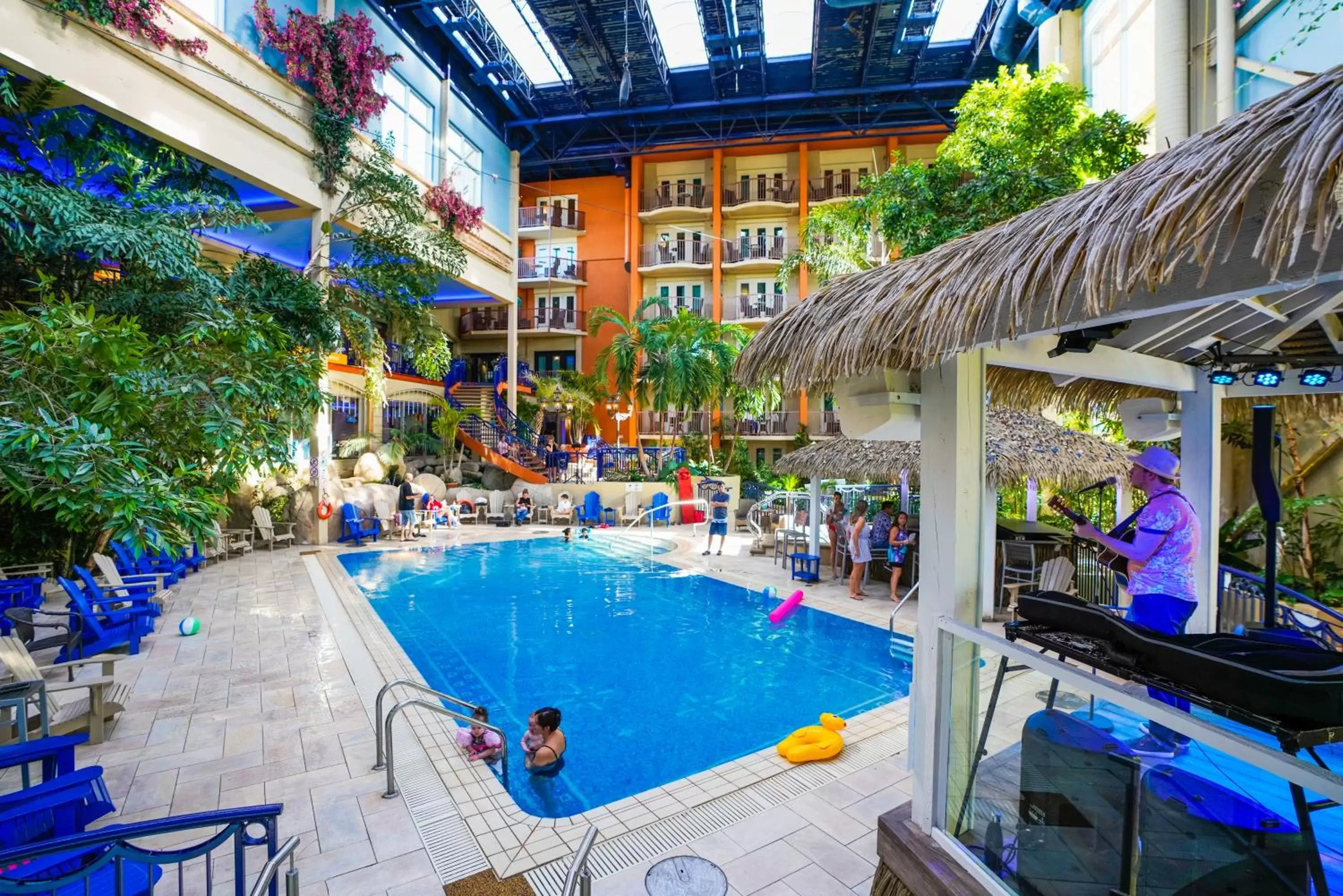 Swimming Pool in LHotelQuébec