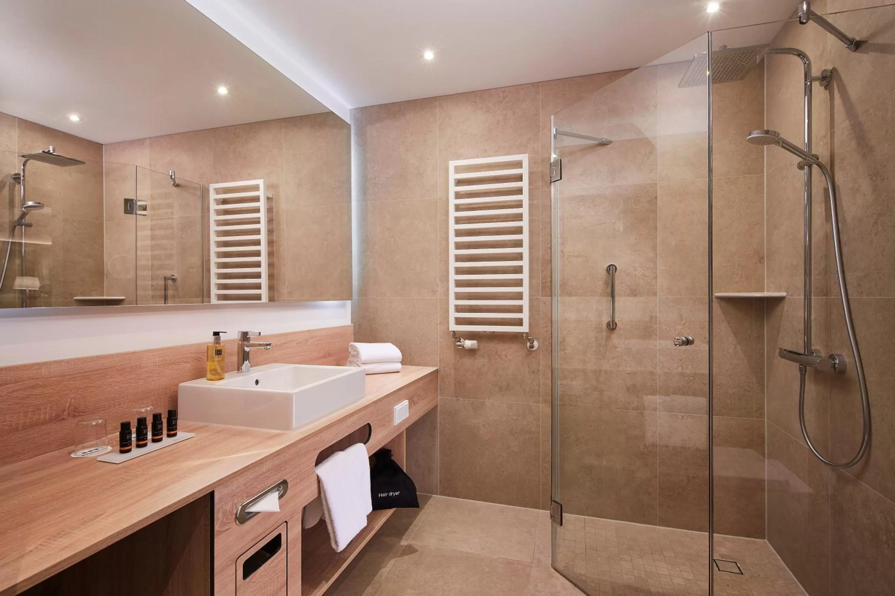 Shower in HYPERION Hotel Berlin