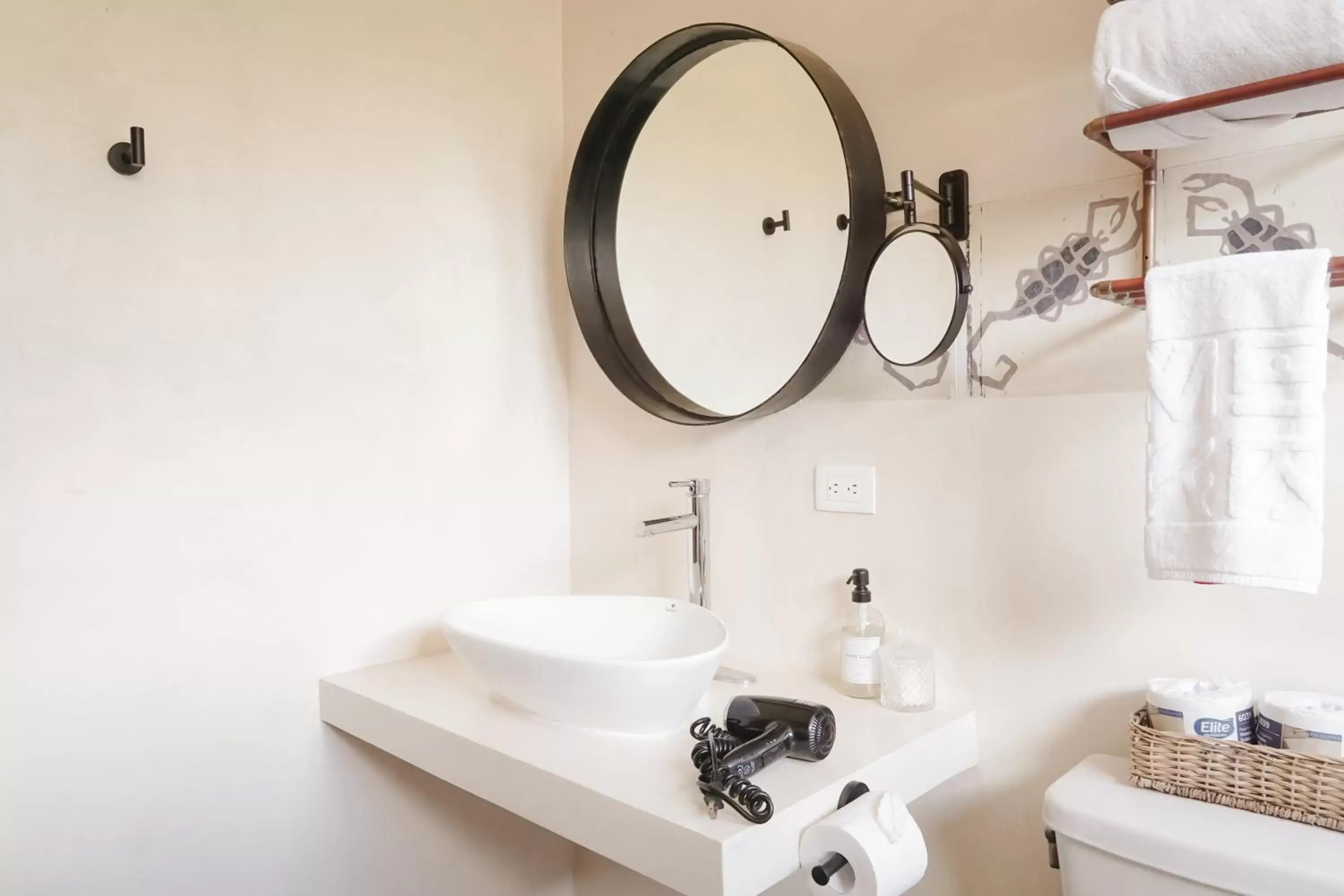 Bathroom in Maka Hotel Boutique