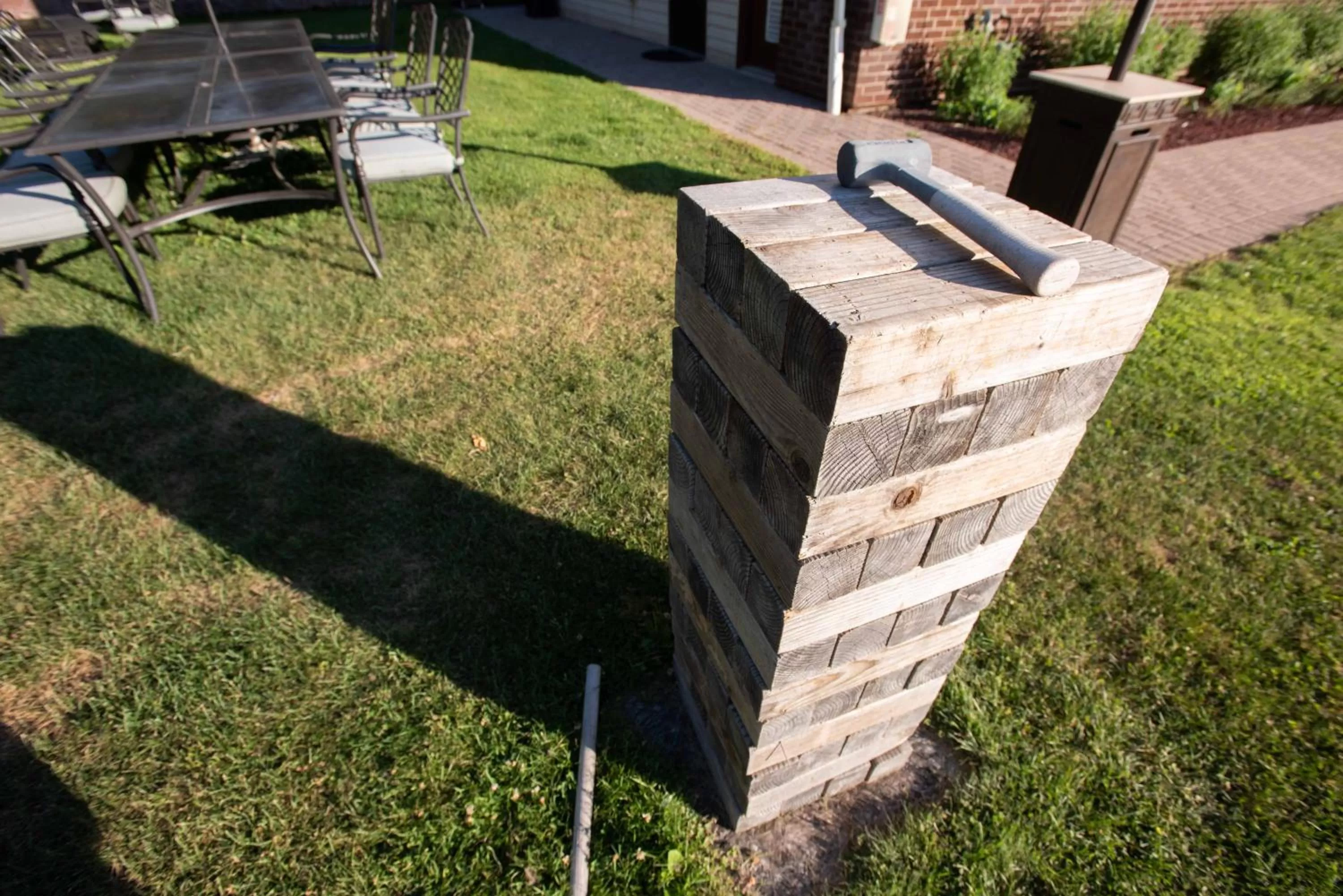 Entertainment in Blue Spruce Motel