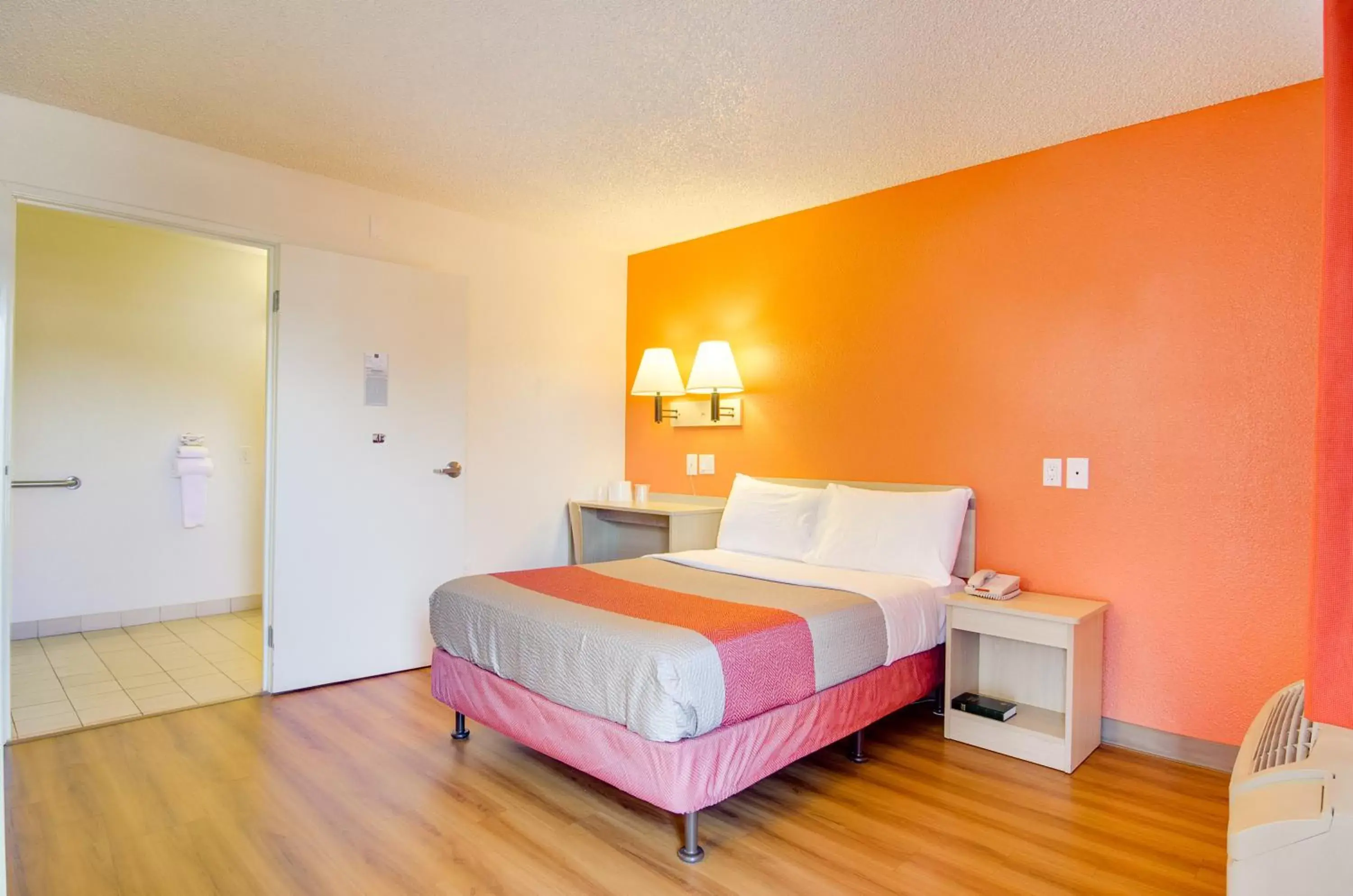 Bedroom, Room Photo in Motel 6-Tacoma, WA - Fife