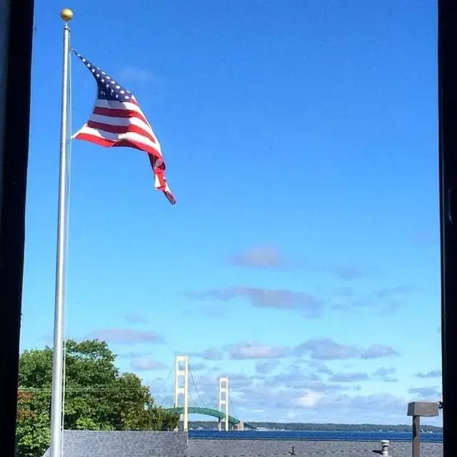 Day in Super 8 by Wyndham Bridgeview of Mackinaw City