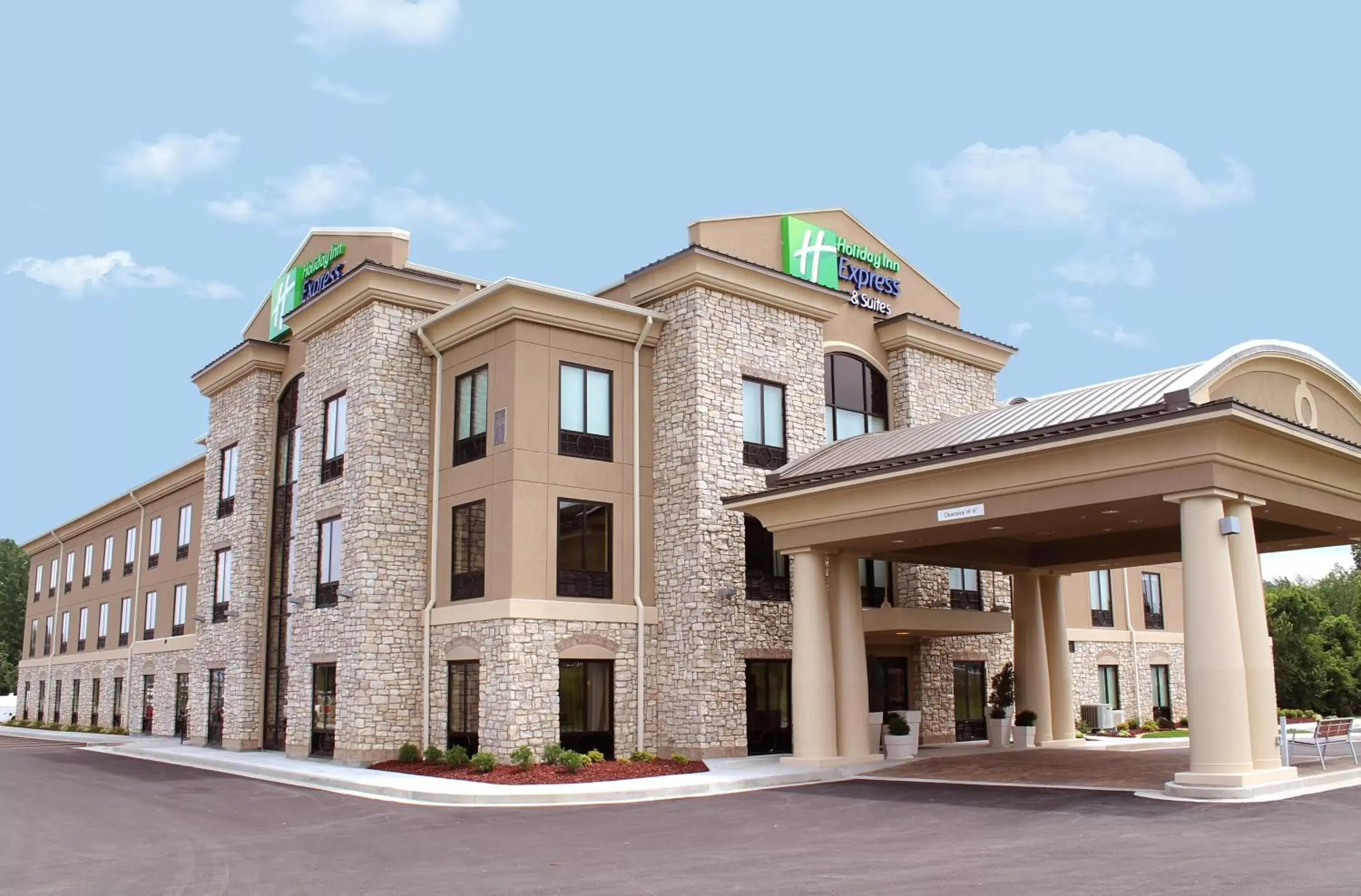 Property Building in Holiday Inn Express & Suites Paducah West, an IHG Hotel