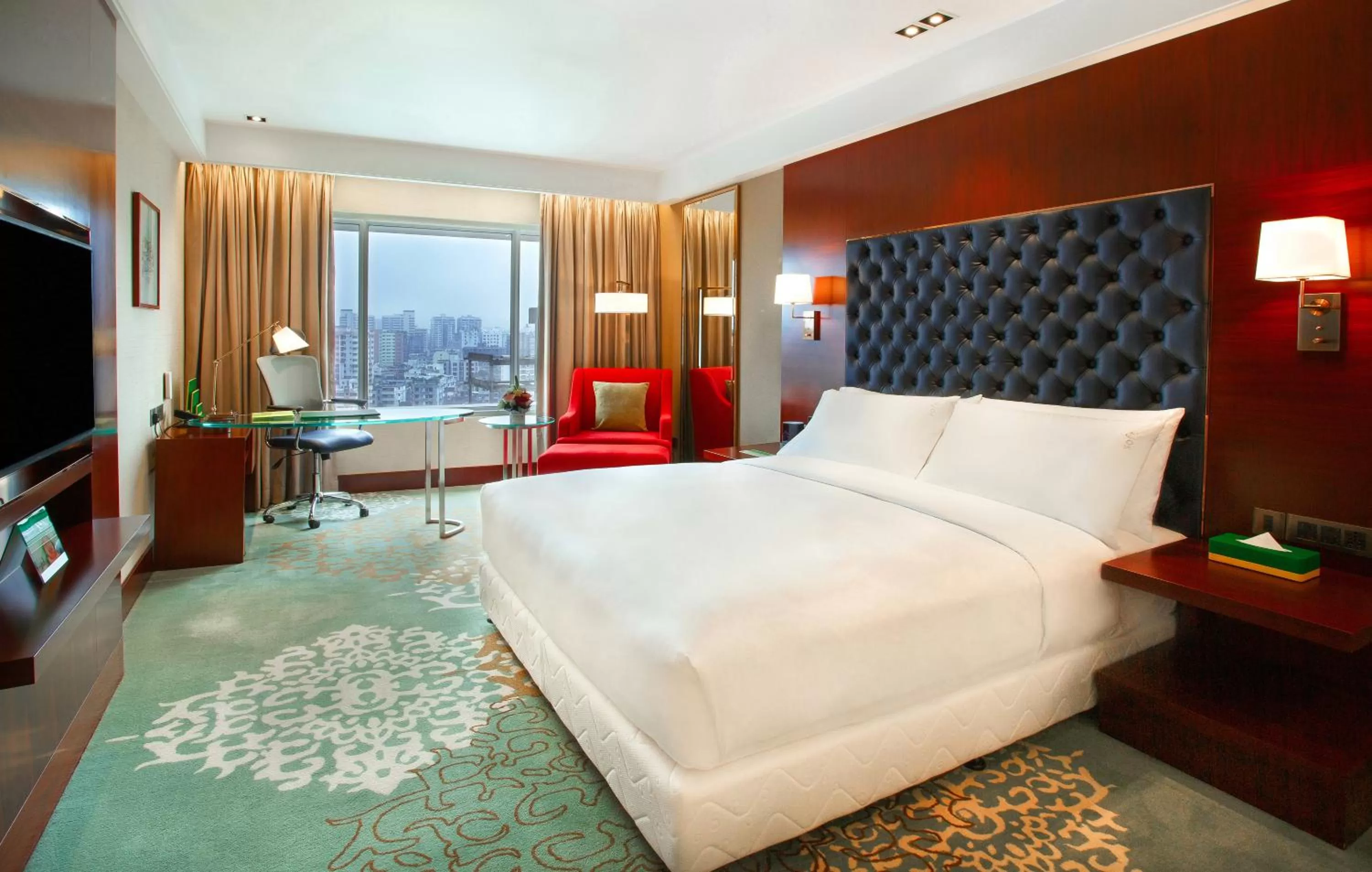 Bed in Holiday Inn Dhaka City Centre by IHG