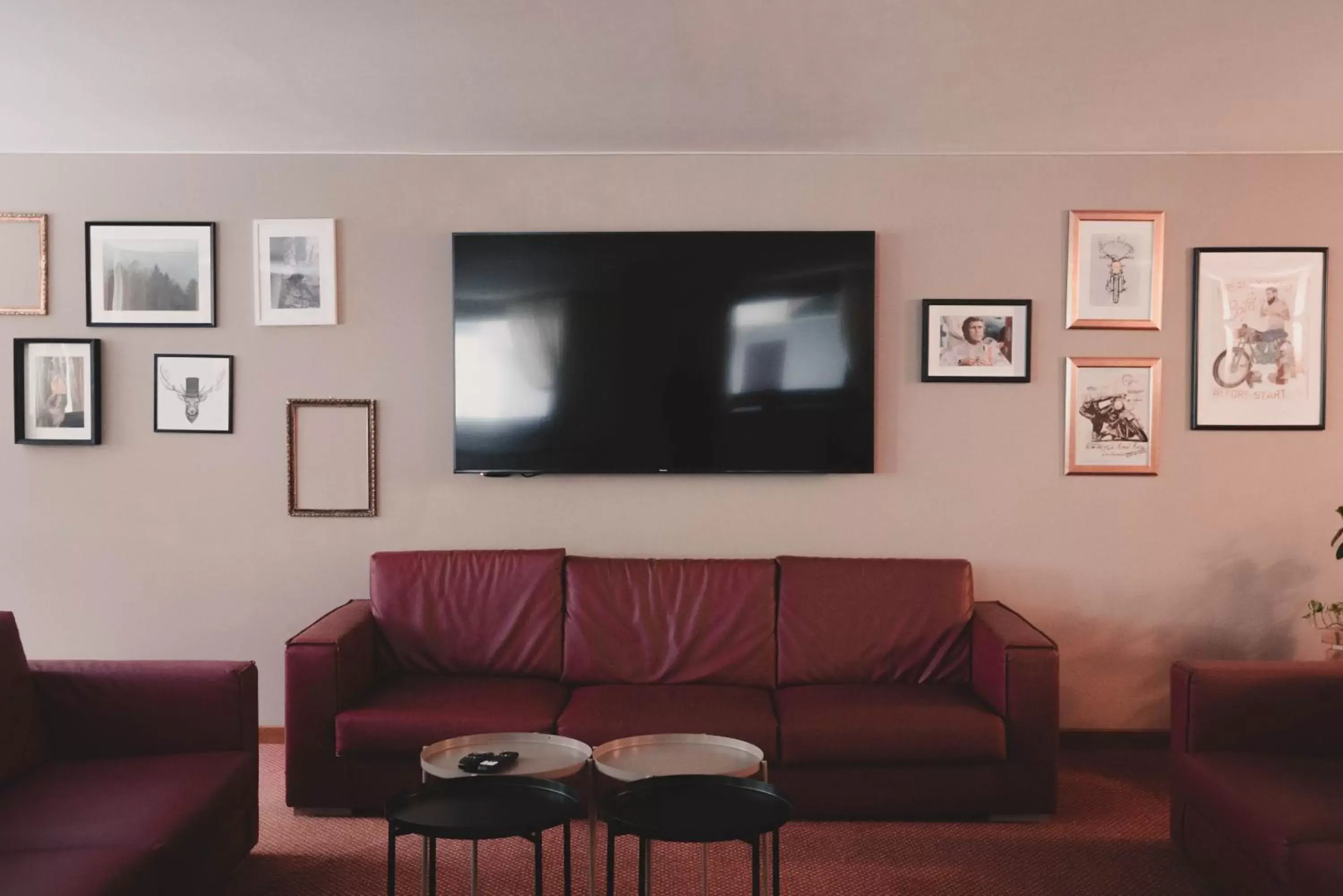 Communal lounge/ TV room, Seating Area in Hotel Renzi