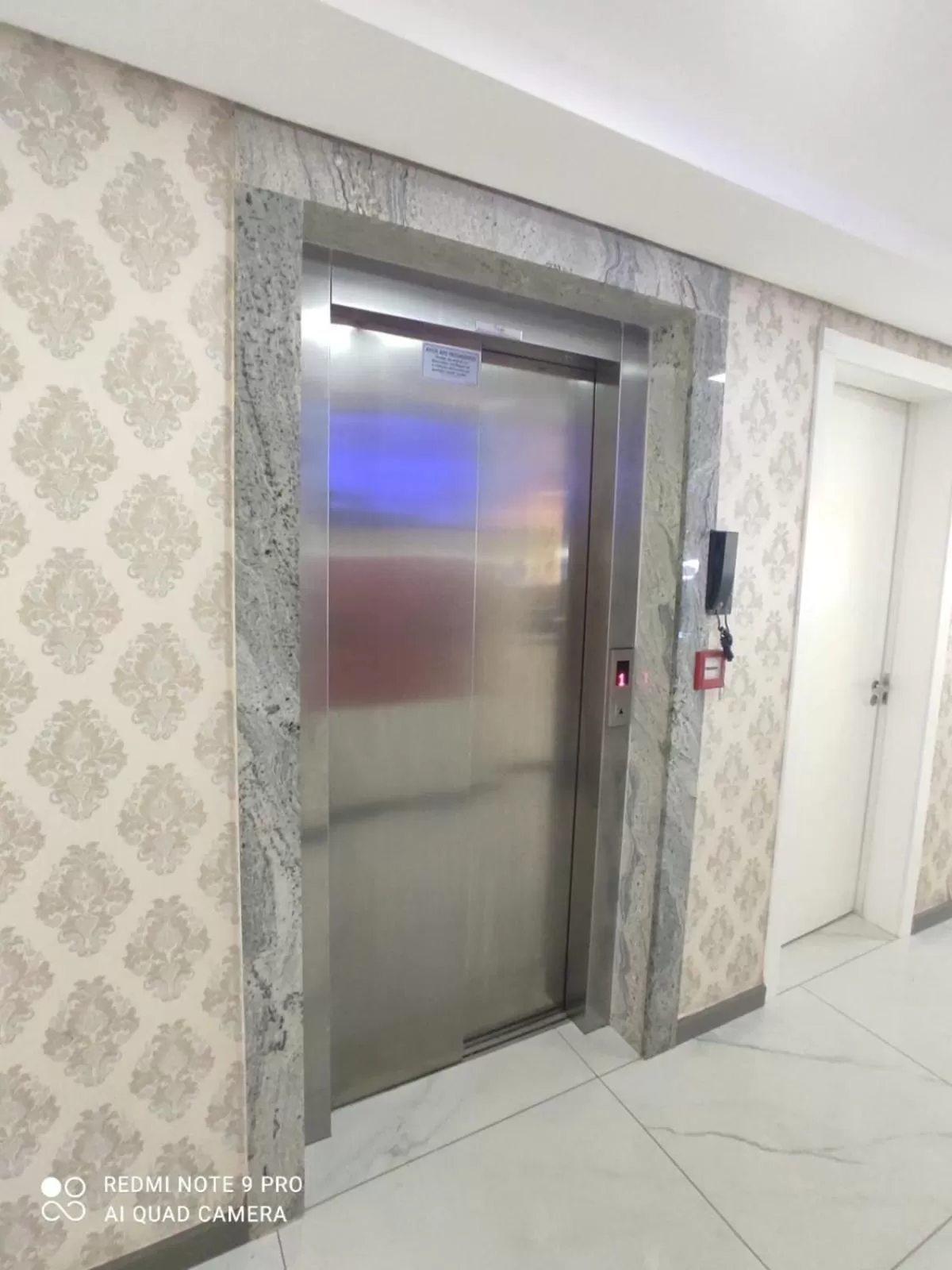 elevator in Hotel Serrano