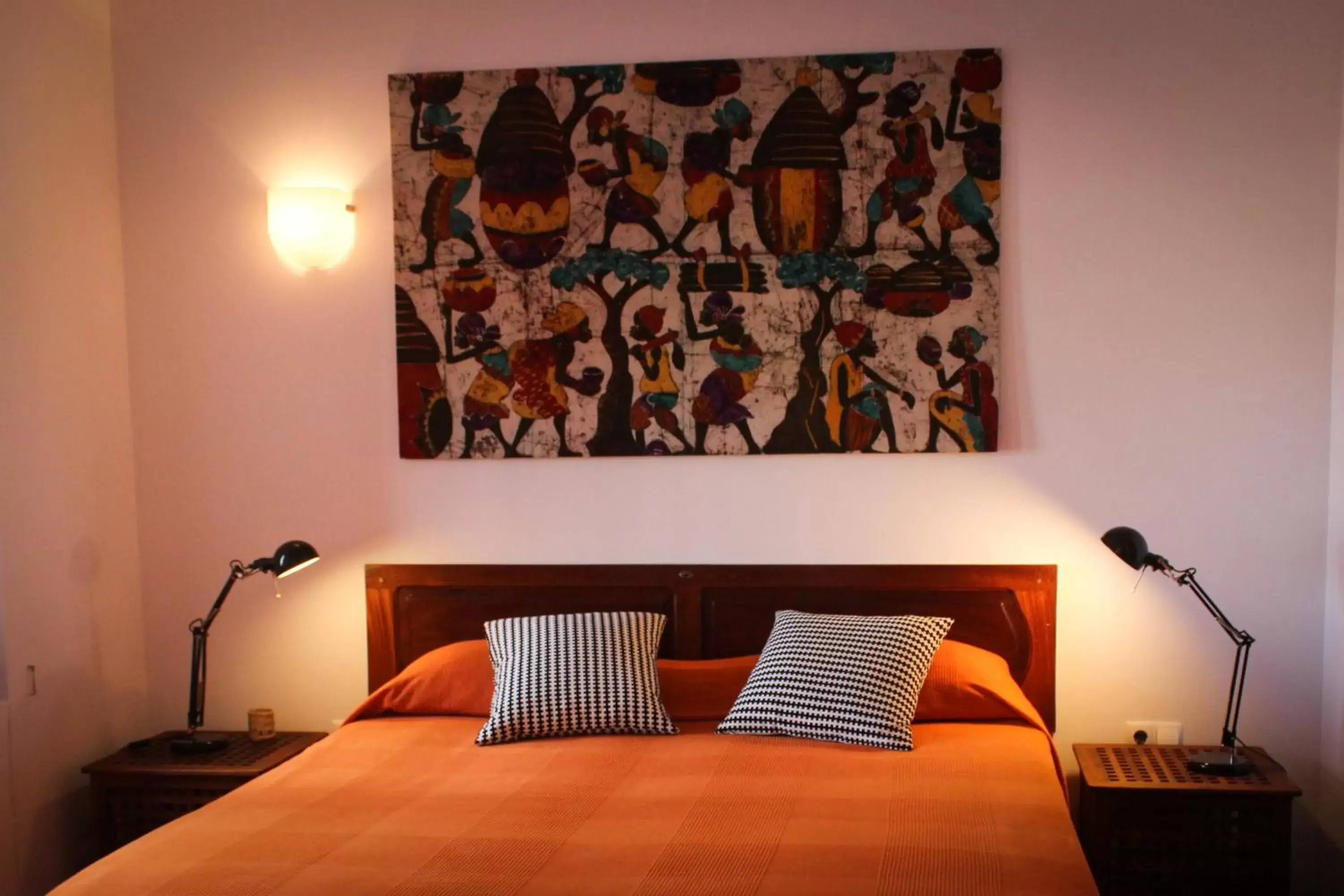 Large Double Room - single occupancy in Vila Mira Mar Large Double Room - single occupancy in Vila Mira Mar