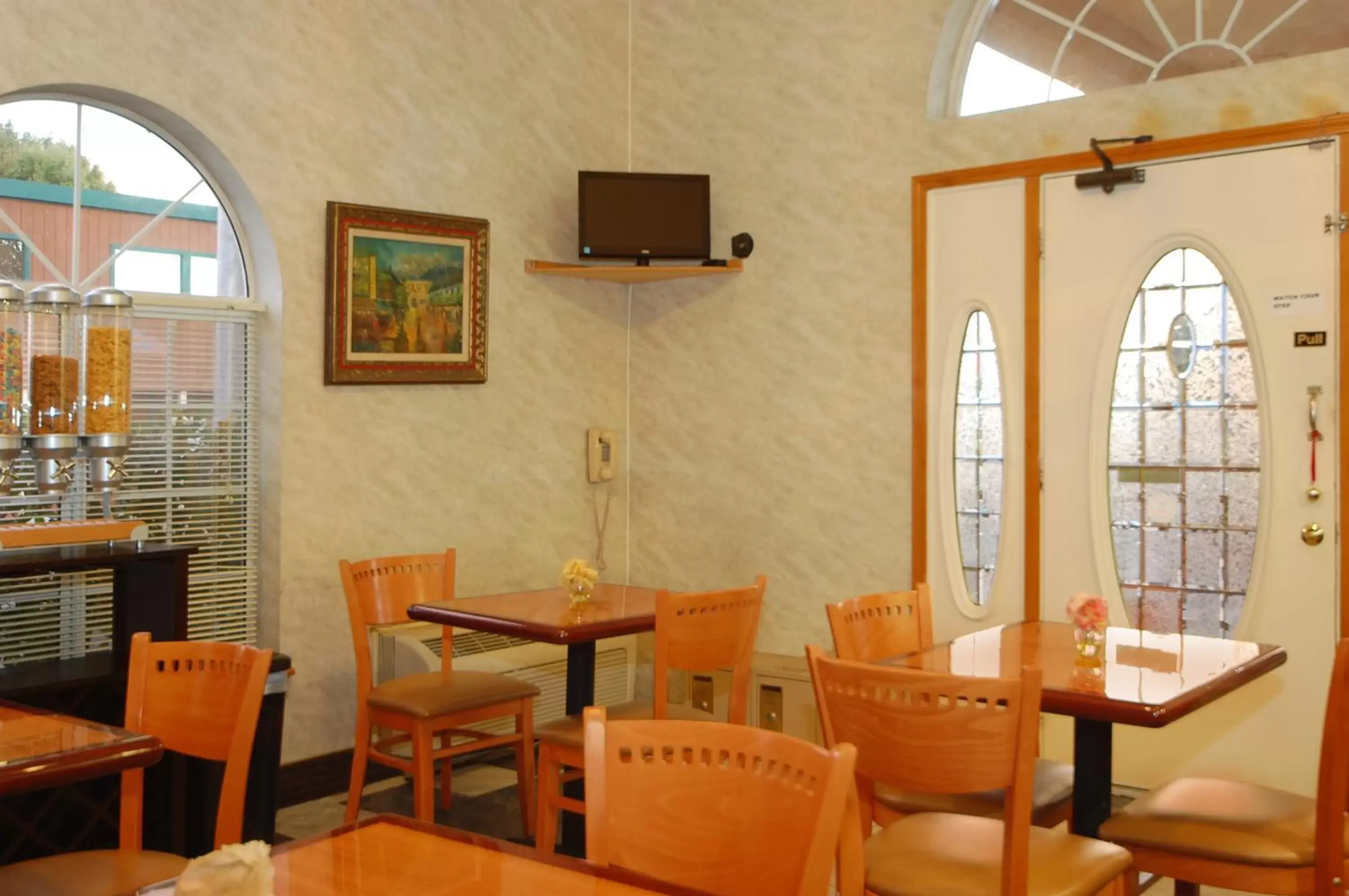 Restaurant/places to eat in Days Inn by Wyndham Bishop Restaurant/places to eat in Days Inn by Wyndham Bishop