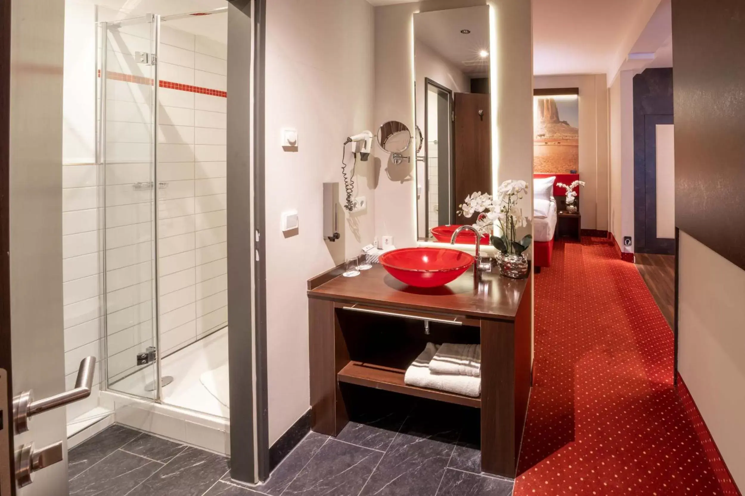 Shower, Bathroom in Best Western Plus Plaza Berlin Kurfürstendamm
