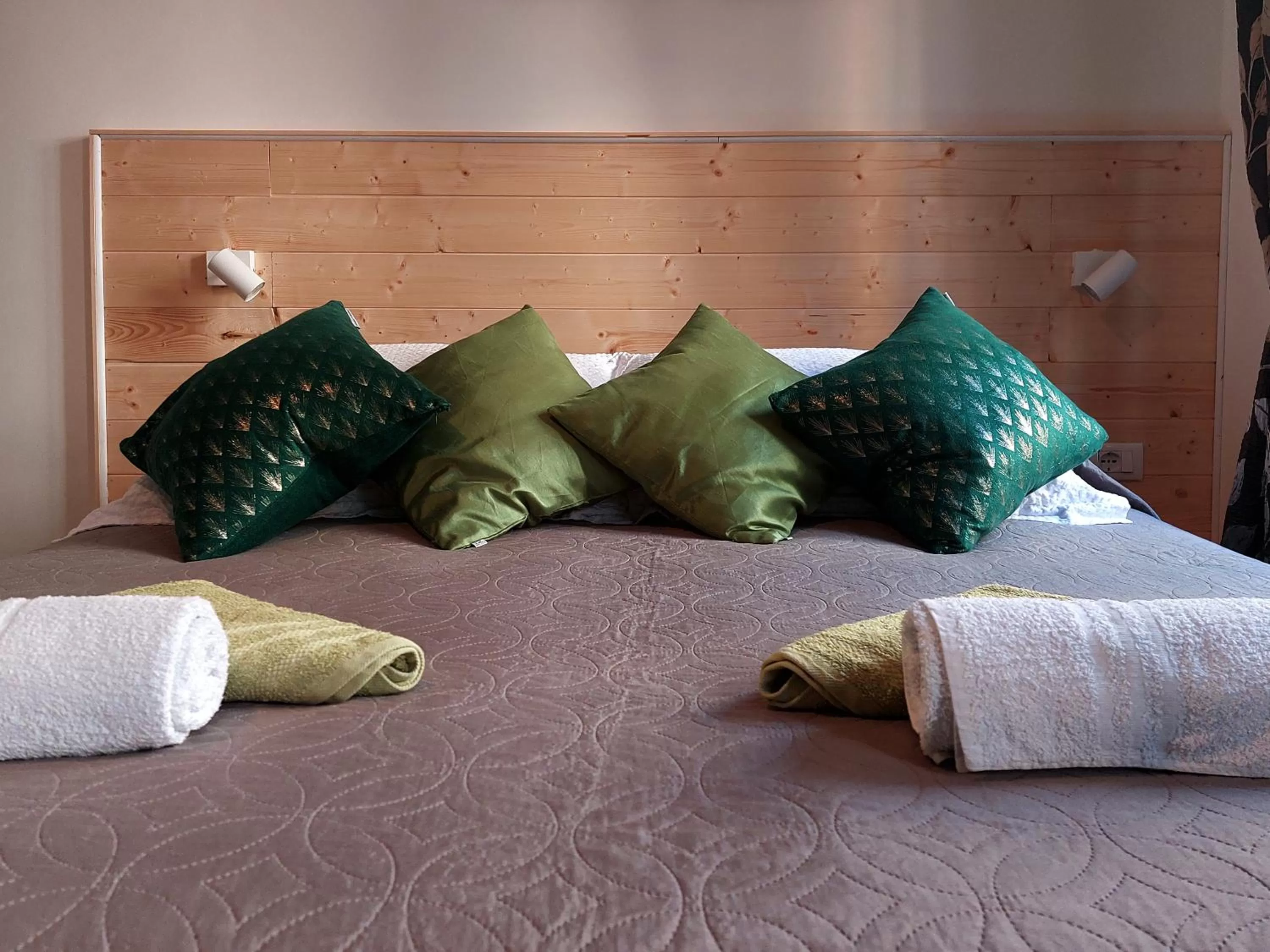 Bed in Bed & Chic bed & breakfast