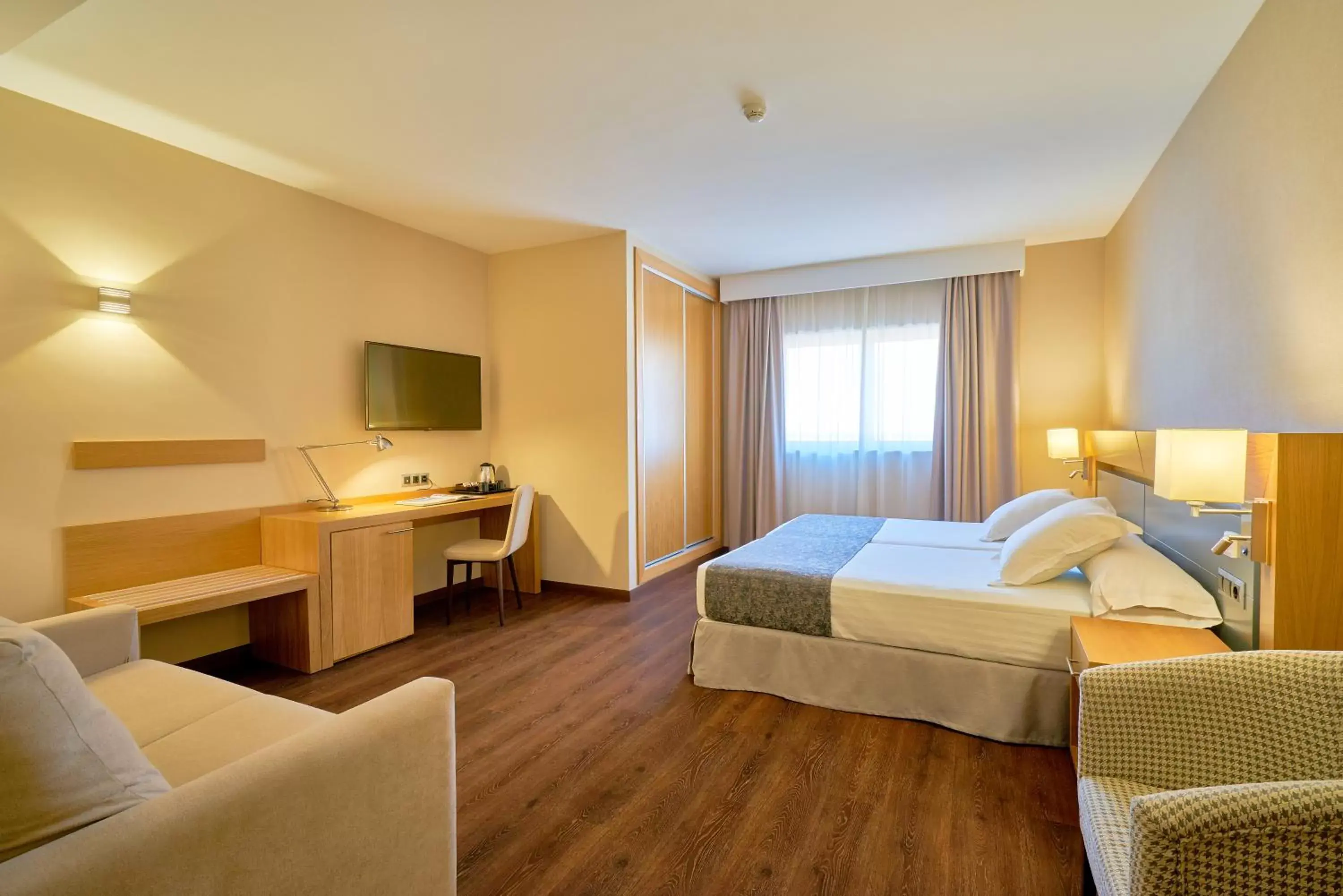 Bed in Hotel Guadalmedina