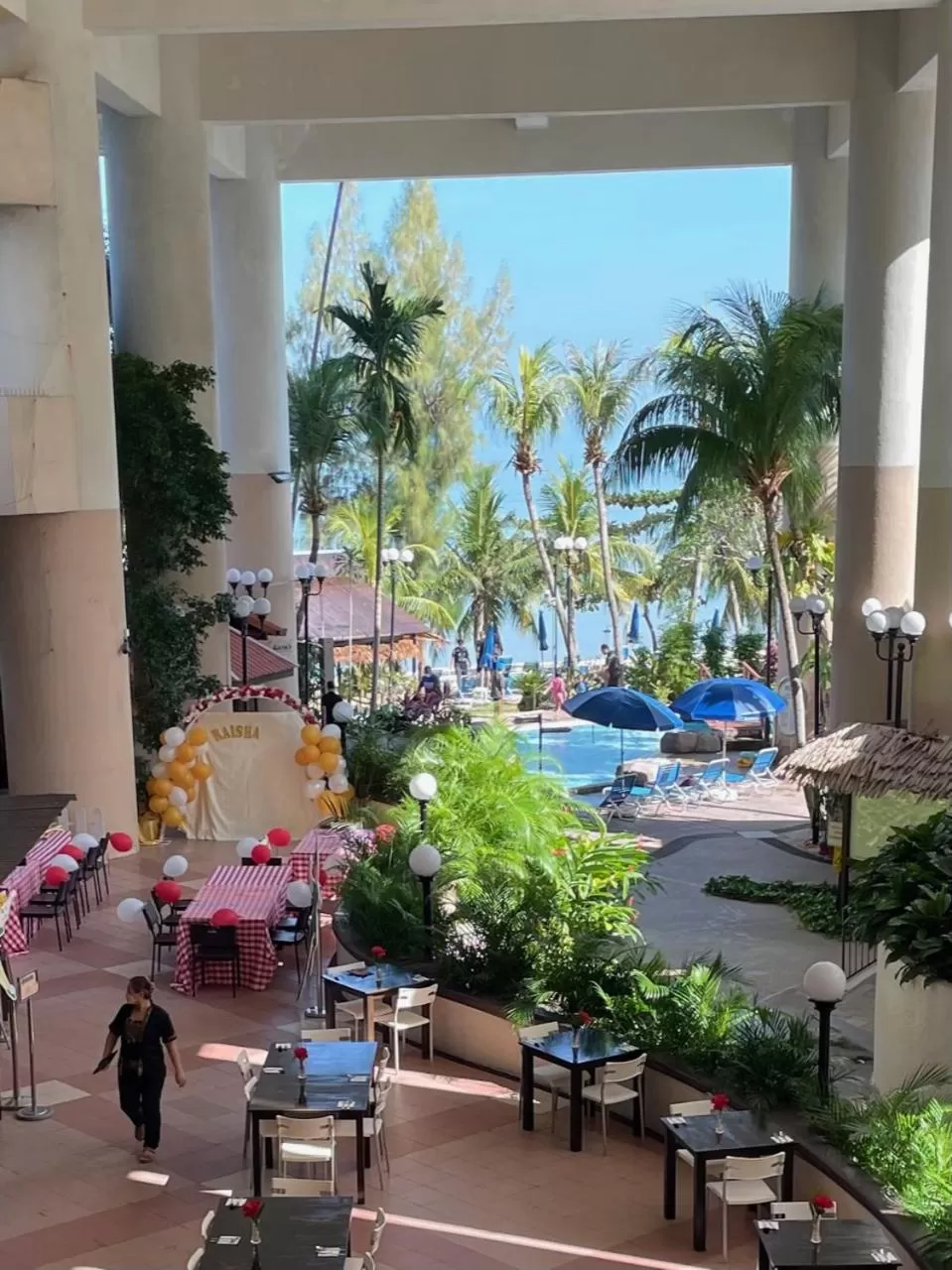 Restaurant/places to eat, Pool View in Seaview Suite at Rainbow Paradise