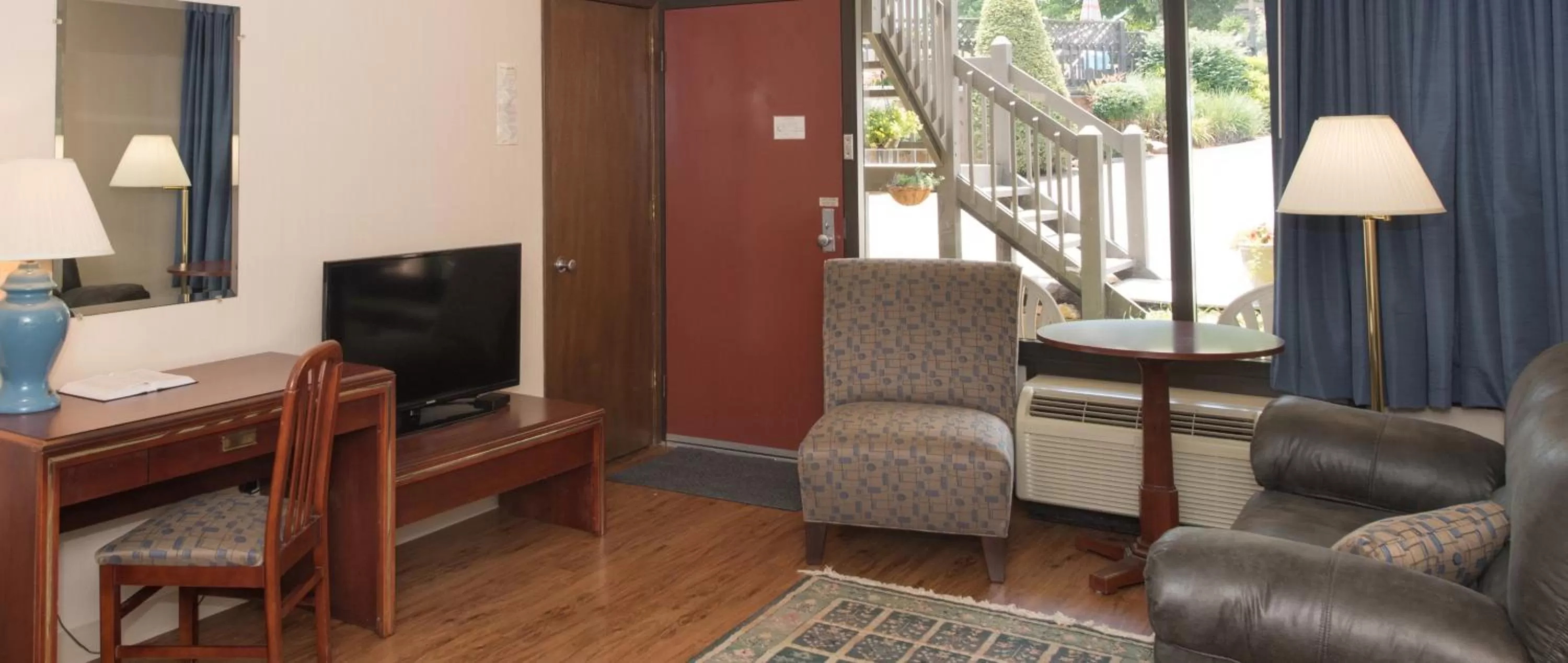 Seating area in Highland Manor Inn