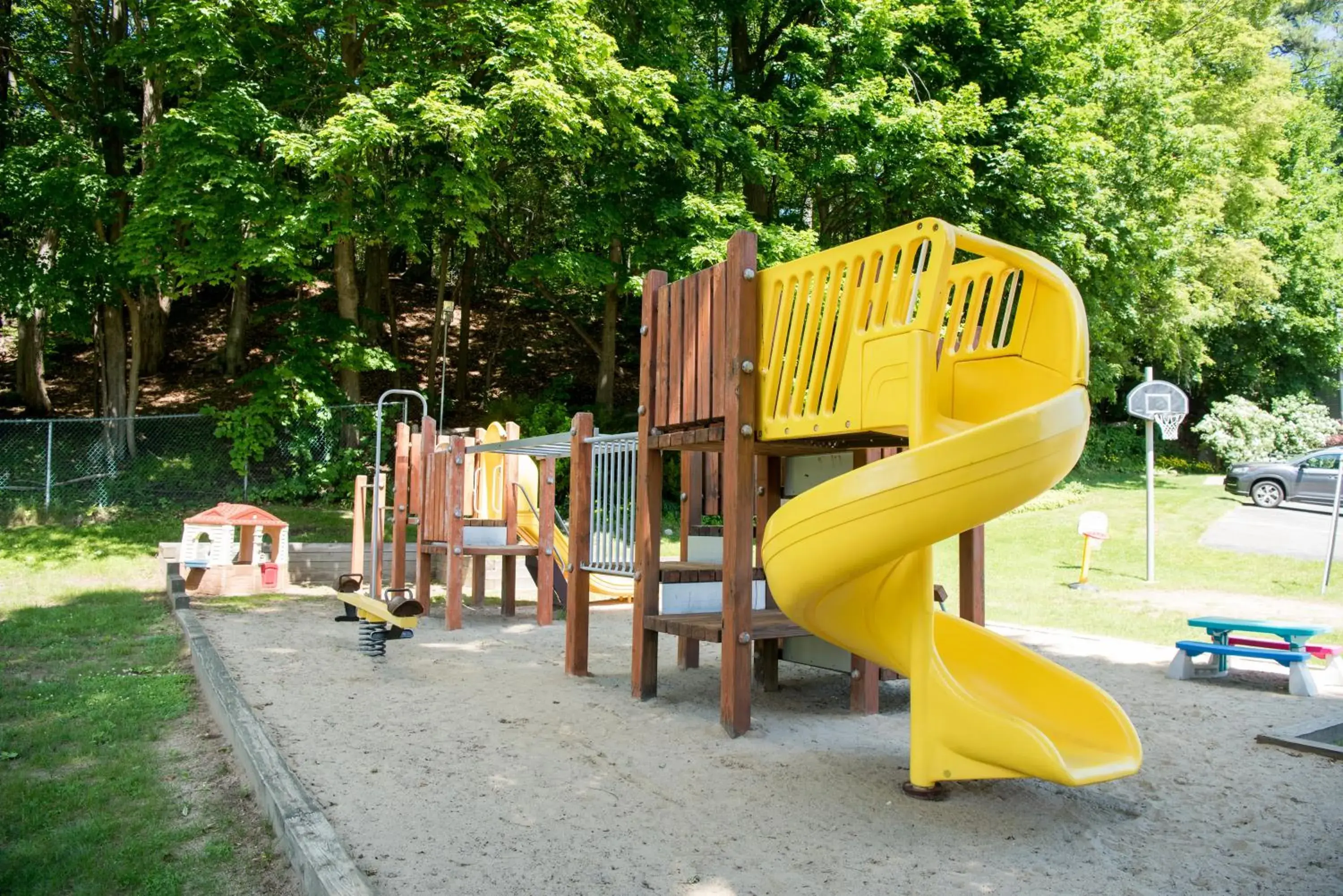 Garden view, Children's Play Area in Americas Best Value Inn & Suites Lake George