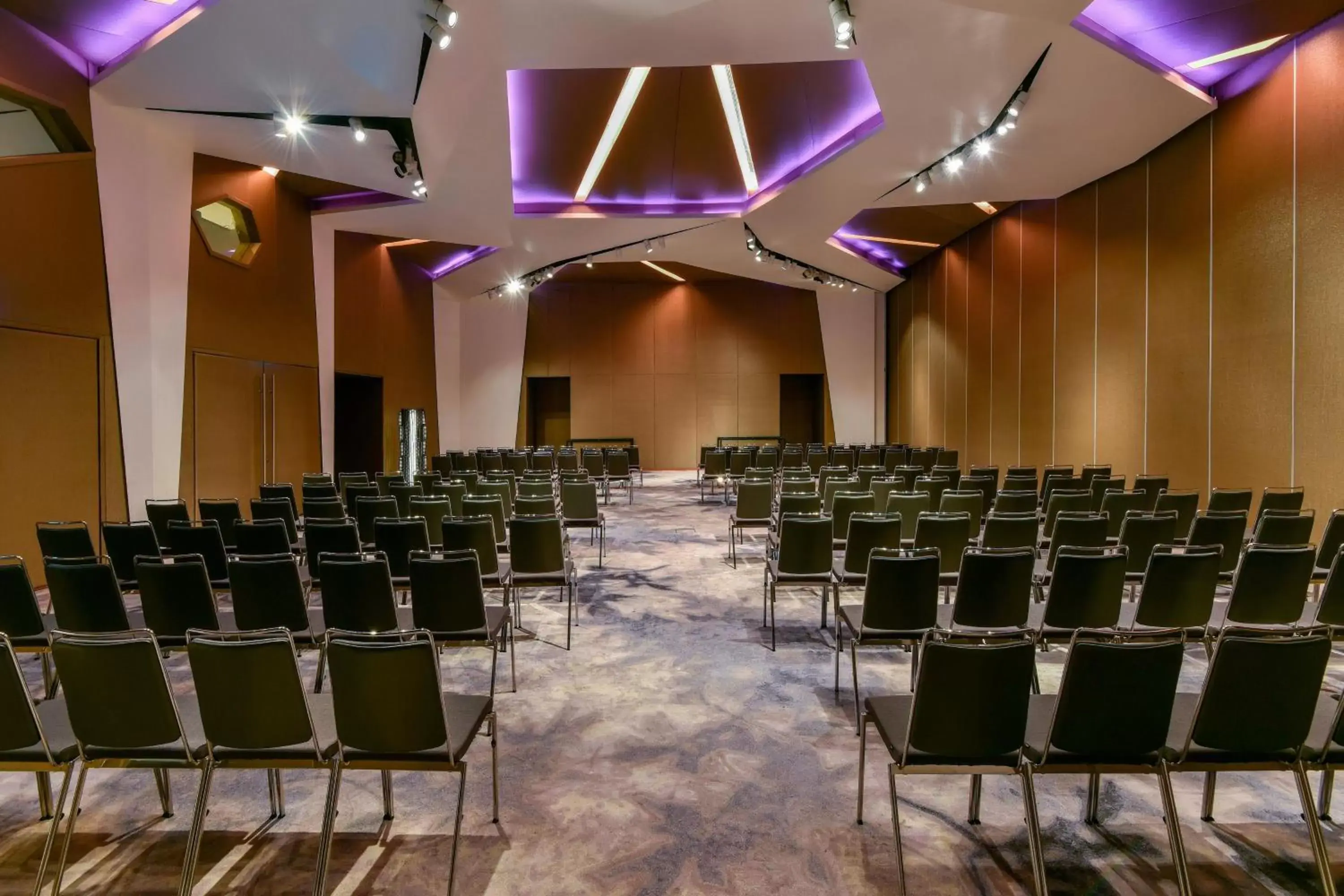 Meeting/conference room in W Amman Hotel