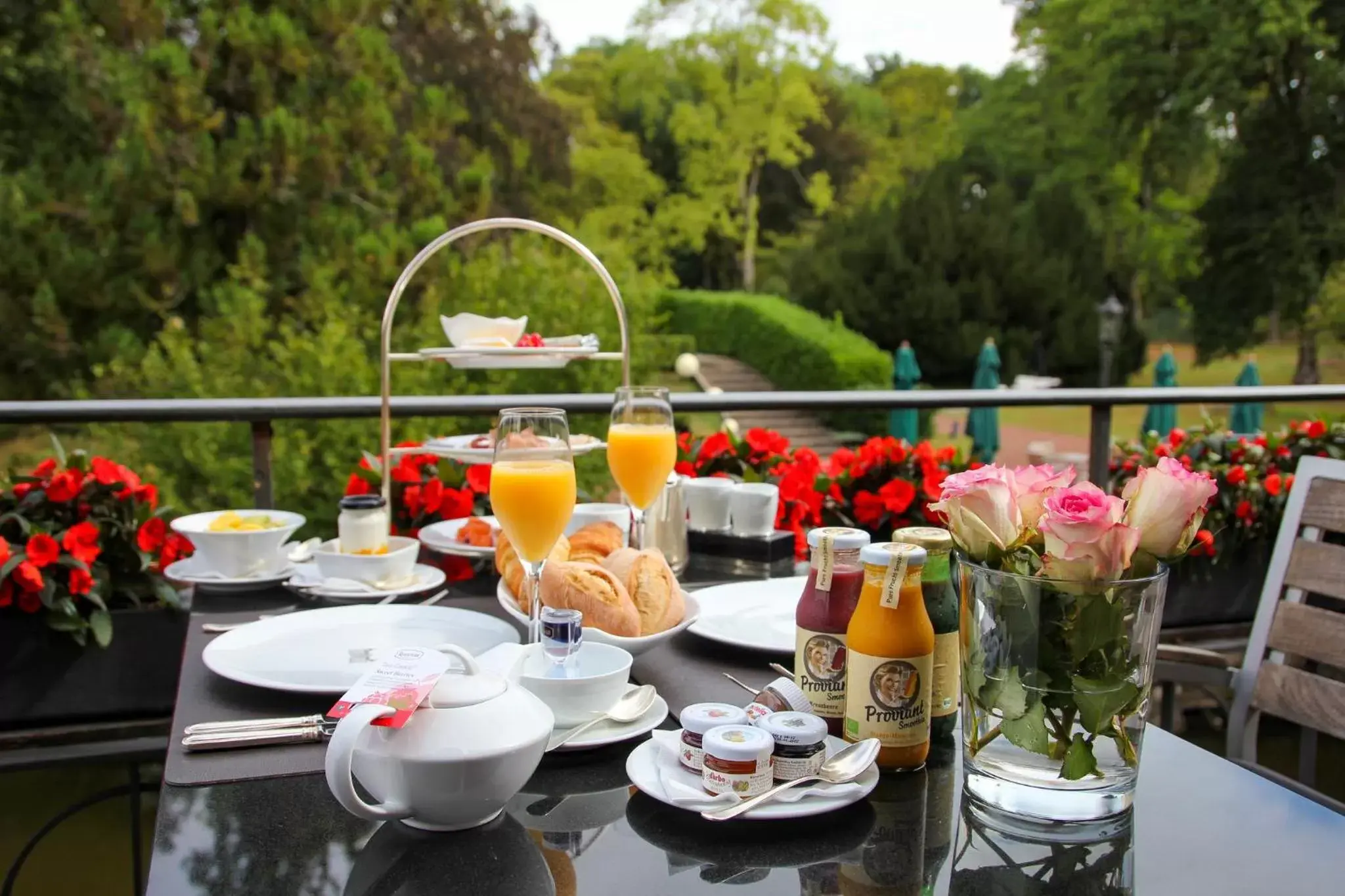 Breakfast in Schlosshotel Hugenpoet