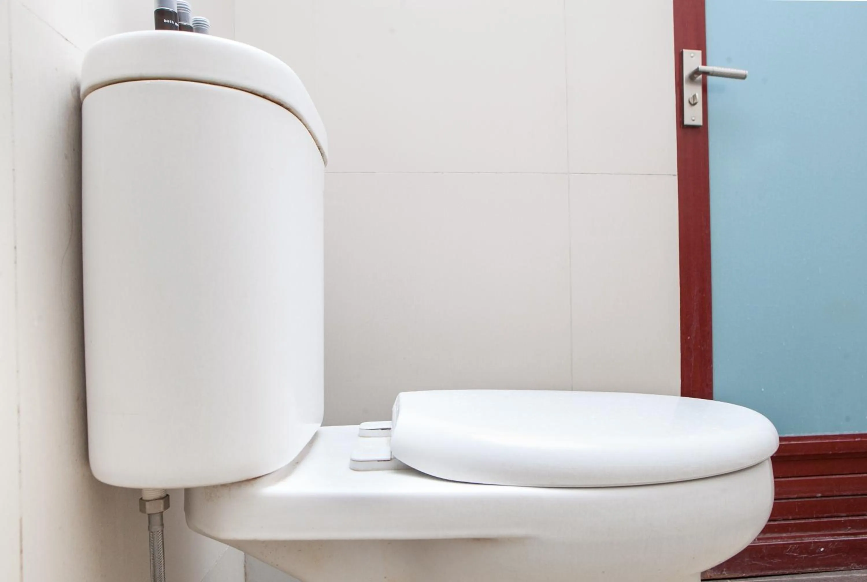 Bathroom in RedDoorz near Gedung Sate 2