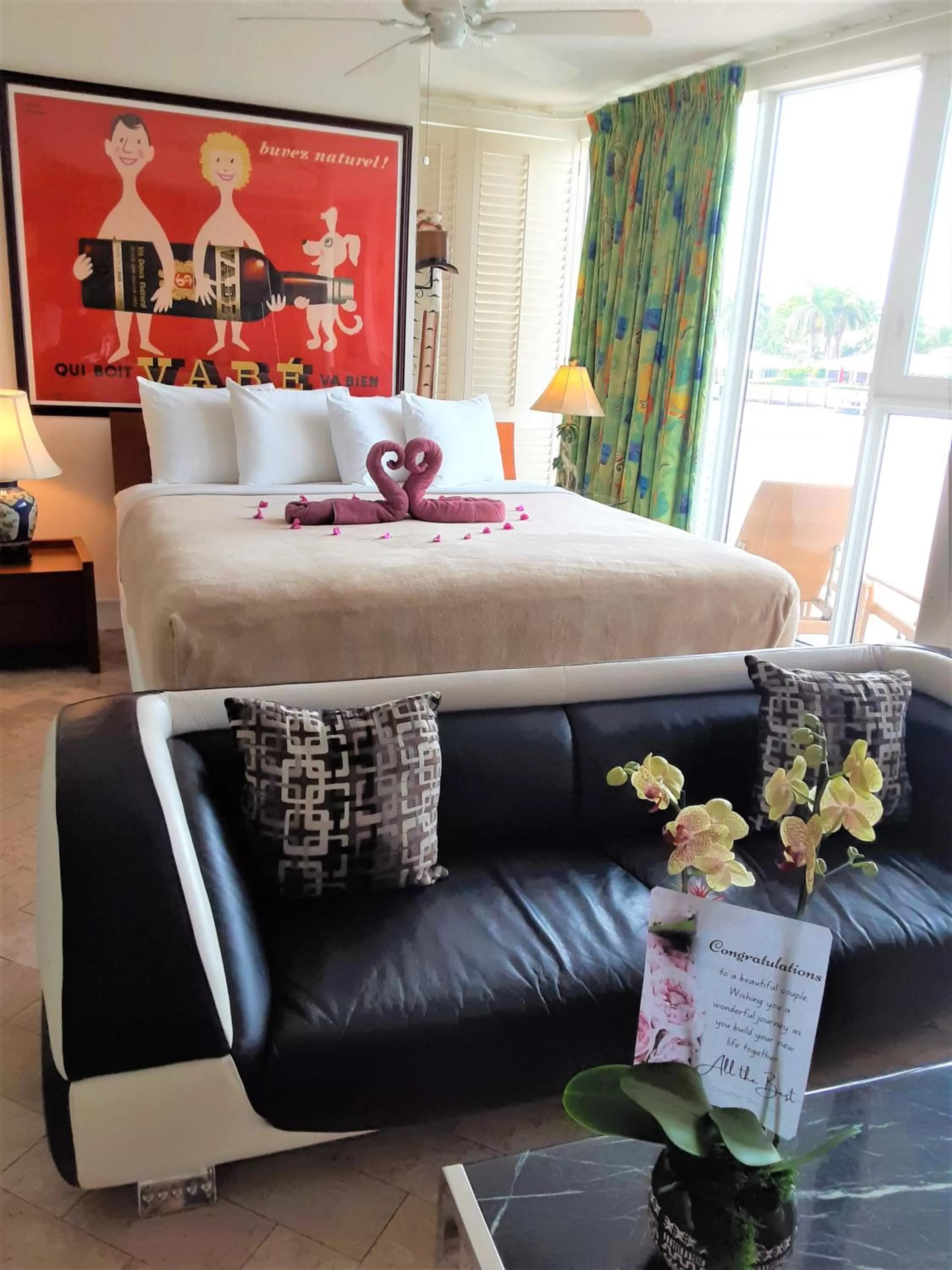 Bed in Manhattan Tower Apartment Hotel