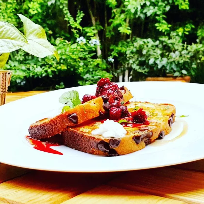 Restaurant/places to eat in Arawi Hotel Boutique