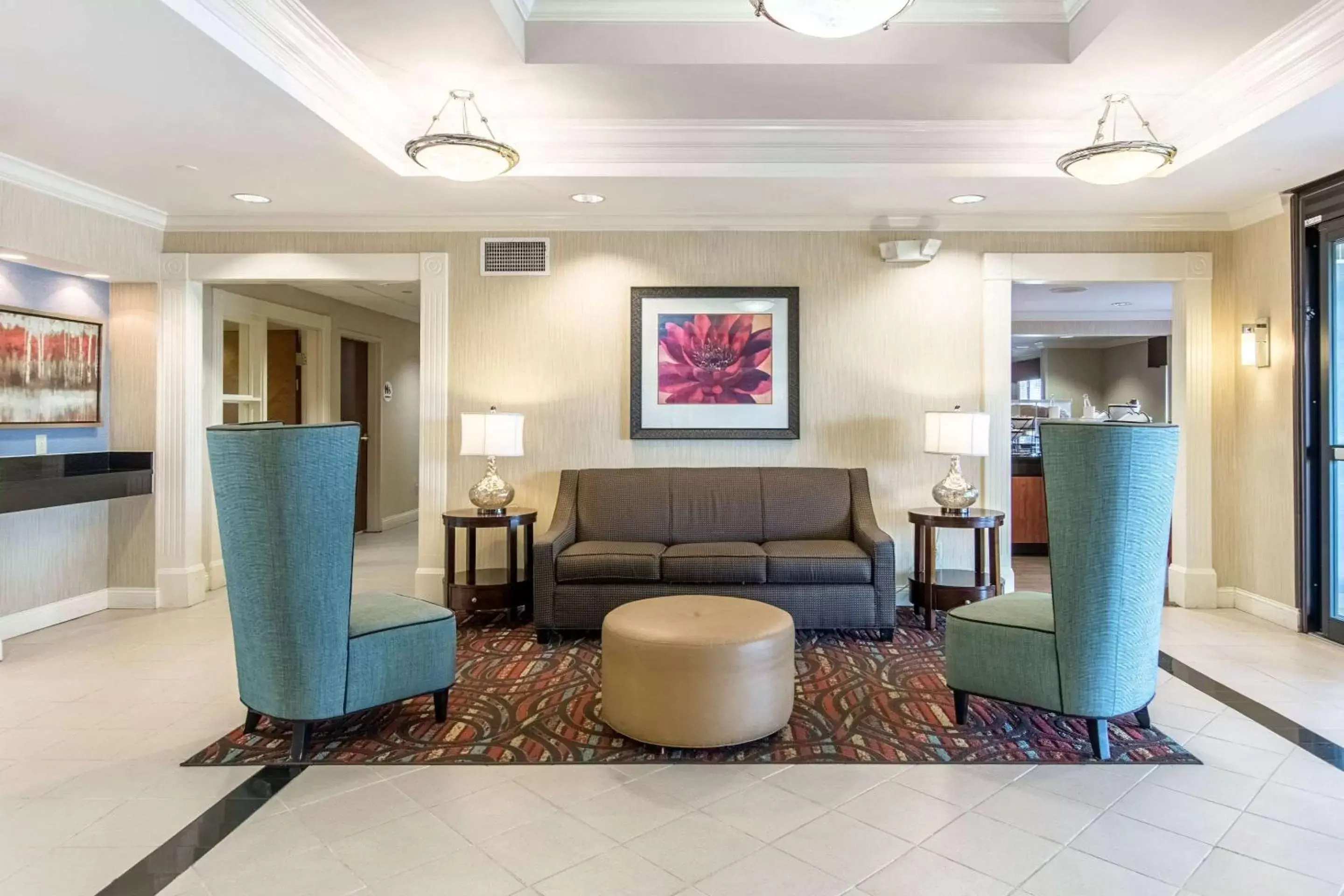 Lobby or reception, Seating Area in Comfort Inn East Evansville